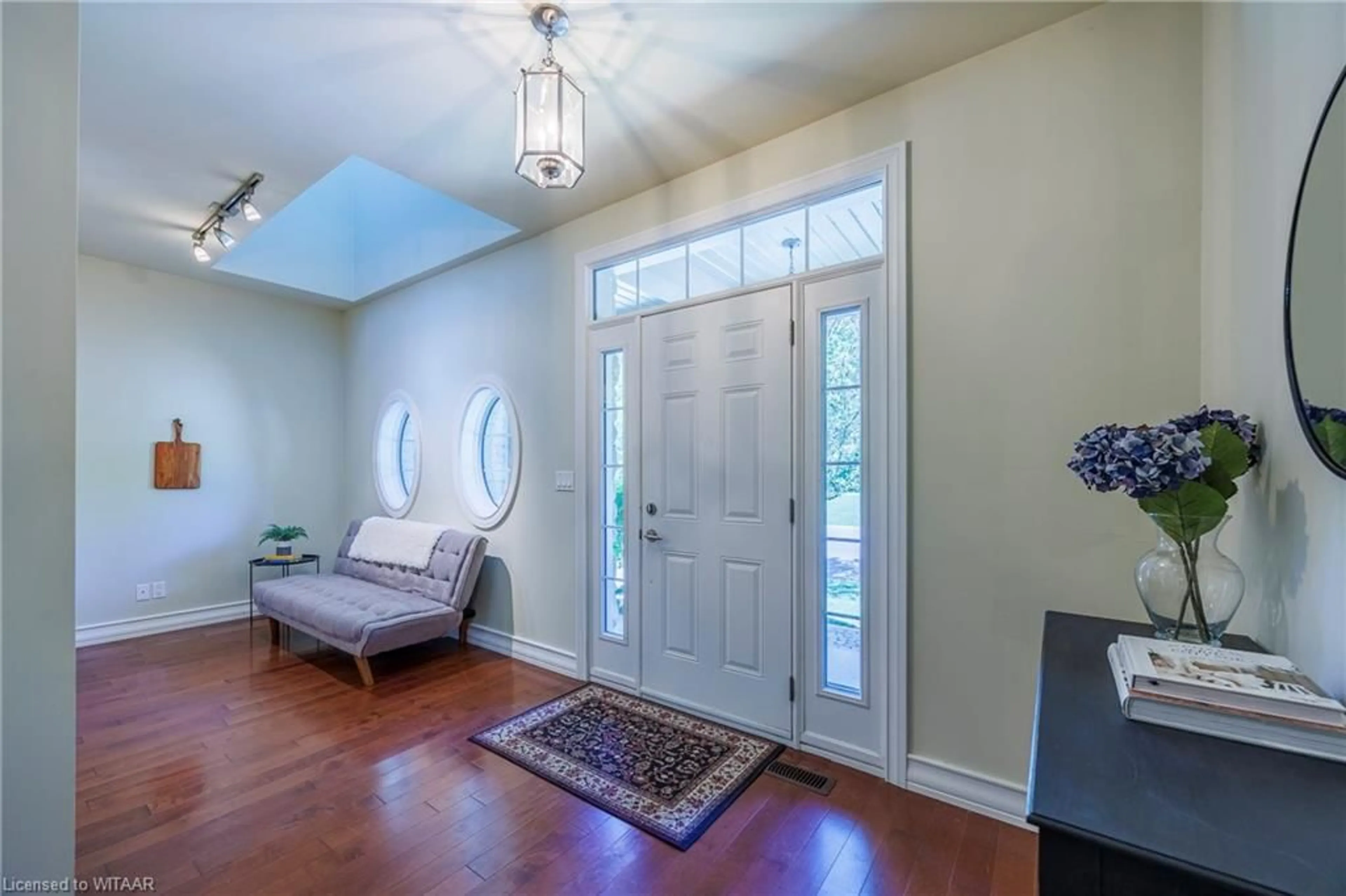 Indoor entryway, wood floors for 5 Wood Haven Dr #102, Tillsonburg Ontario N4G 0A8