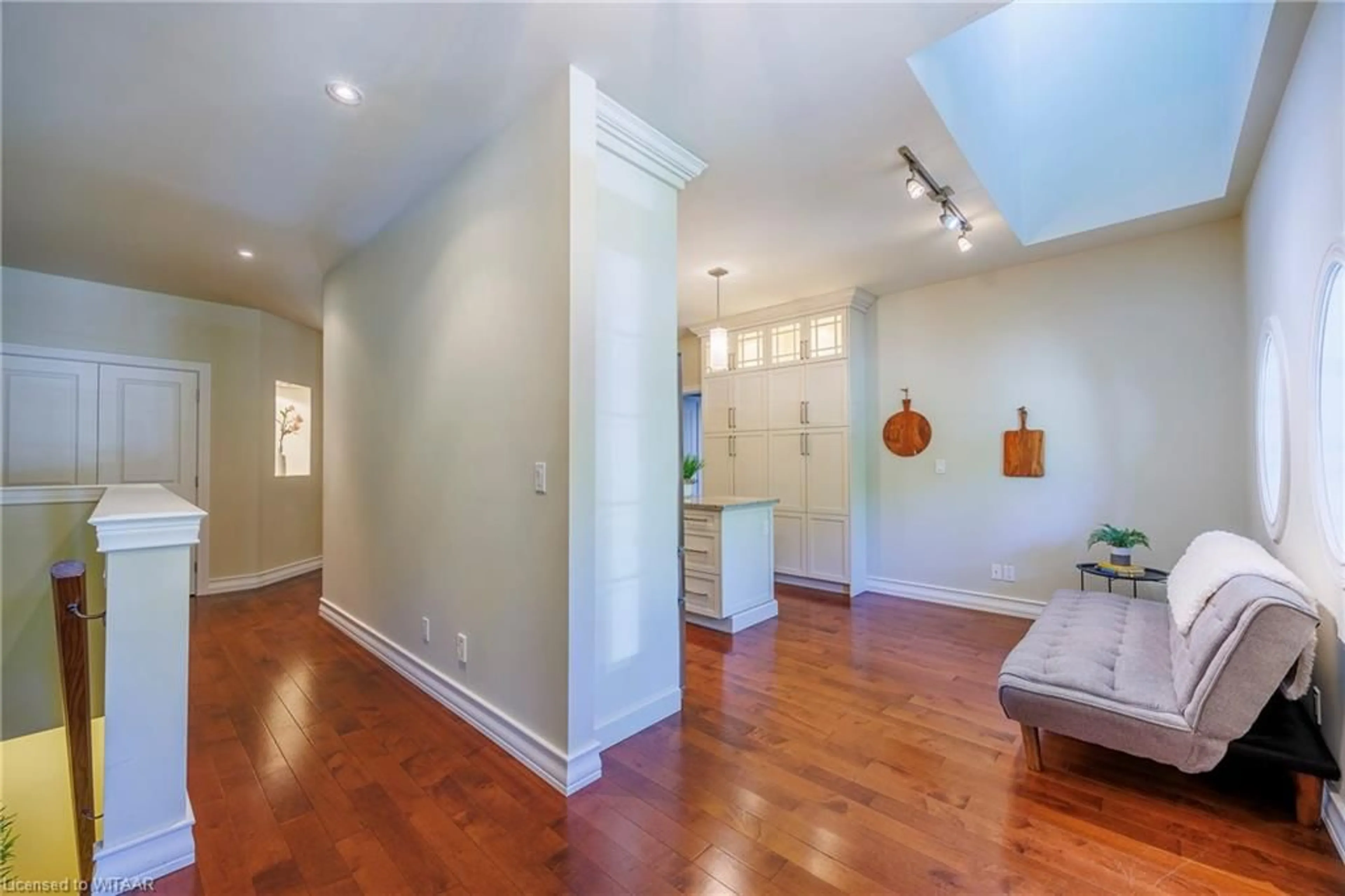 Indoor entryway, wood floors for 5 Wood Haven Dr #102, Tillsonburg Ontario N4G 0A8