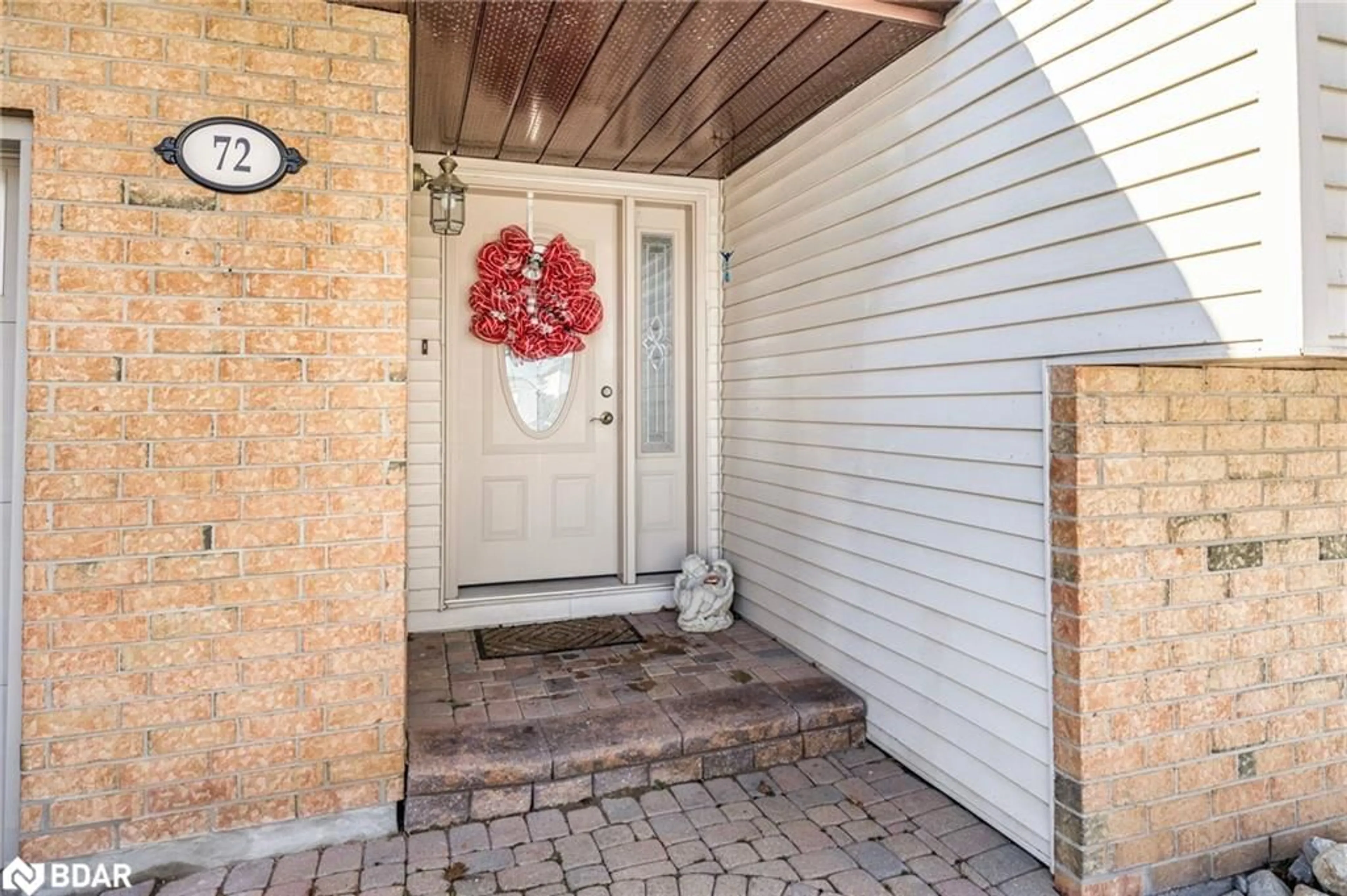 Indoor entryway, wood floors for 72 Cooper St, Grand Valley Ontario L9W 5N5