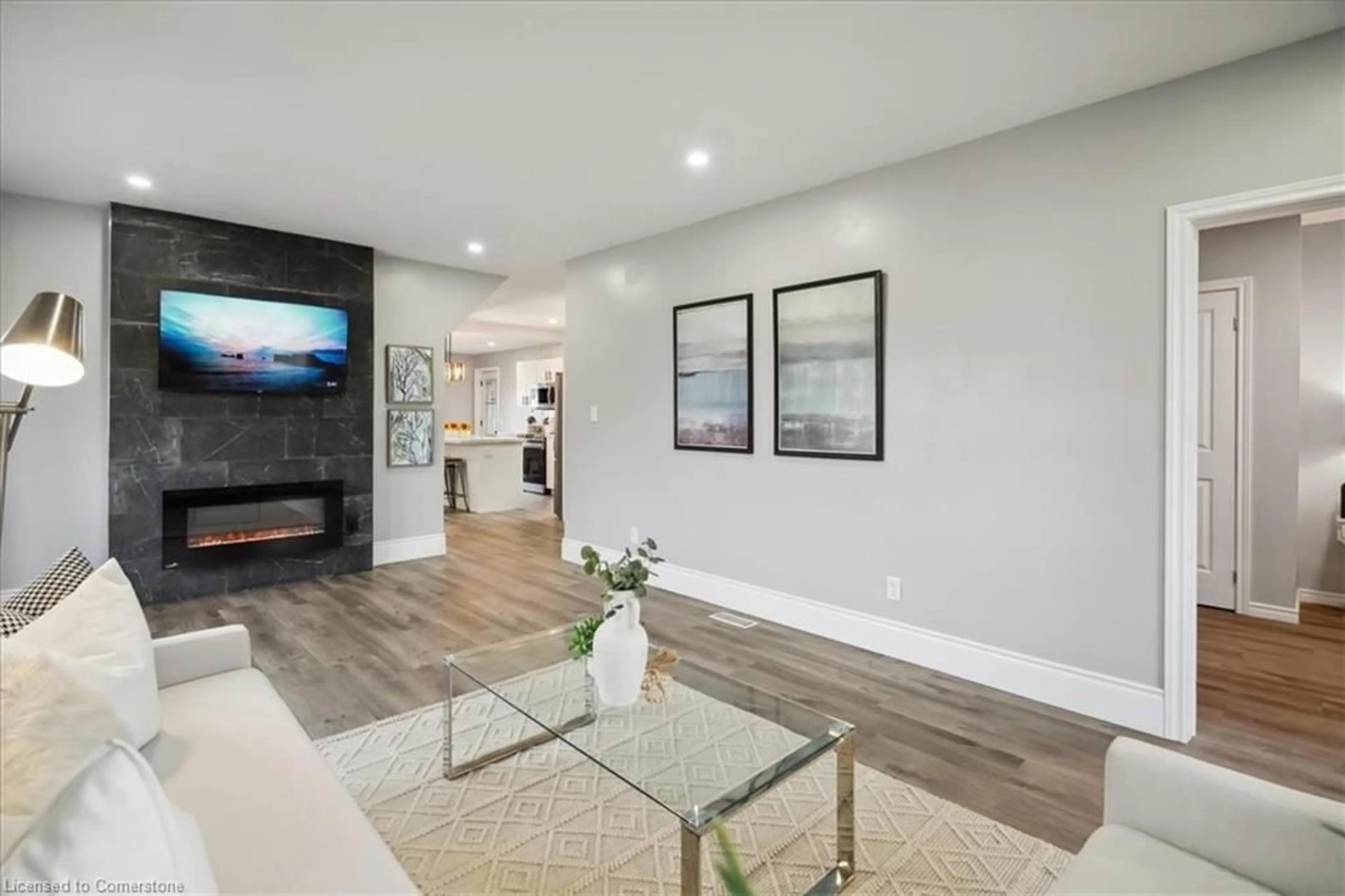 Indoor entryway, wood floors for 59 Stanley St, Brantford Ontario N3S 6M3