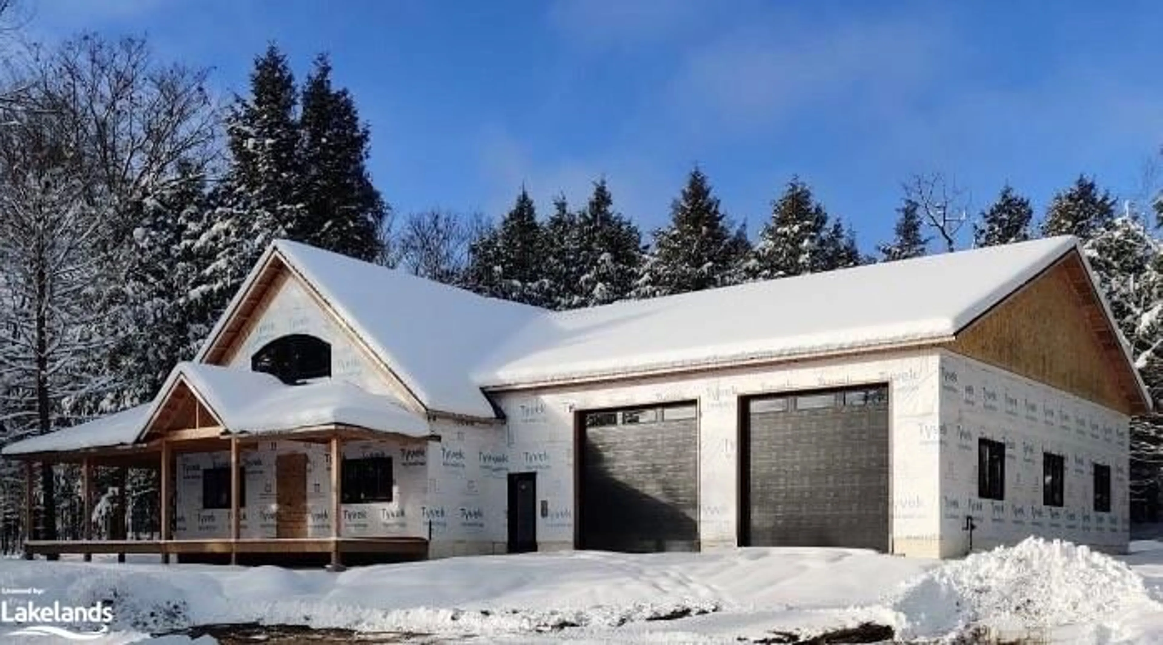 Indoor garage for 16 Lake Forest Dr, McDougall Ontario P2A 2W9