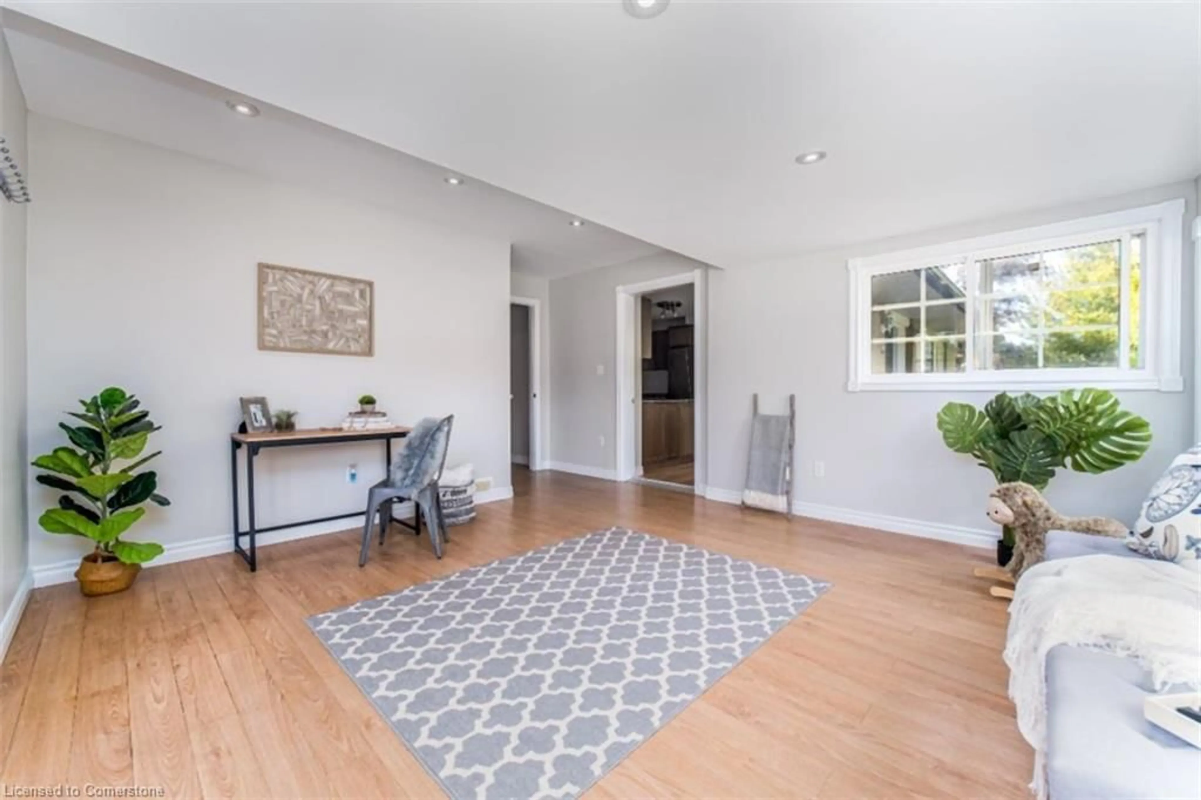 Indoor entryway, wood floors for 9 Maple Ave, Burford Ontario N0E 1A0