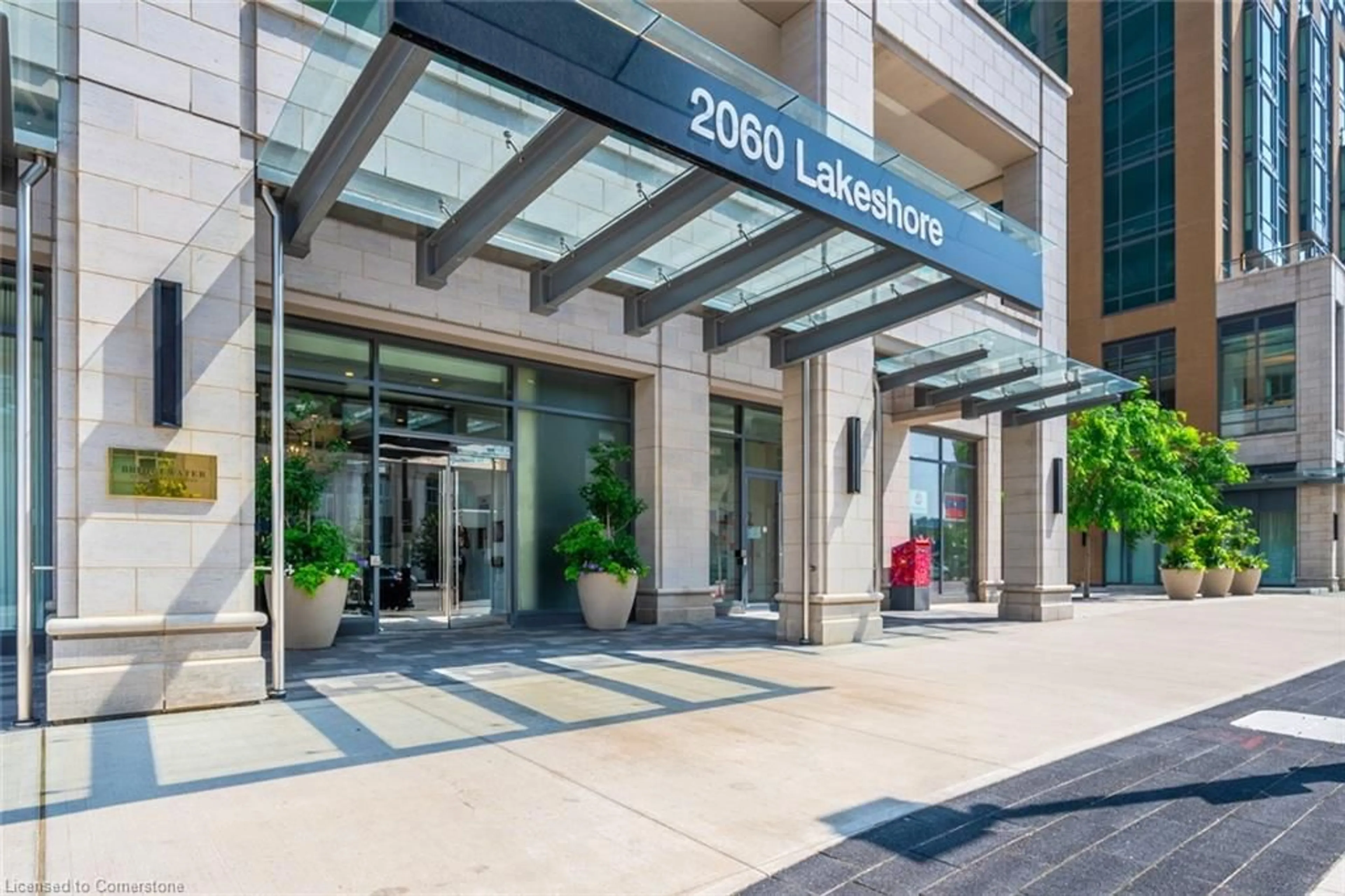 Indoor lobby for 2060 Lakeshore Rd #606, Burlington Ontario L7R 0G2