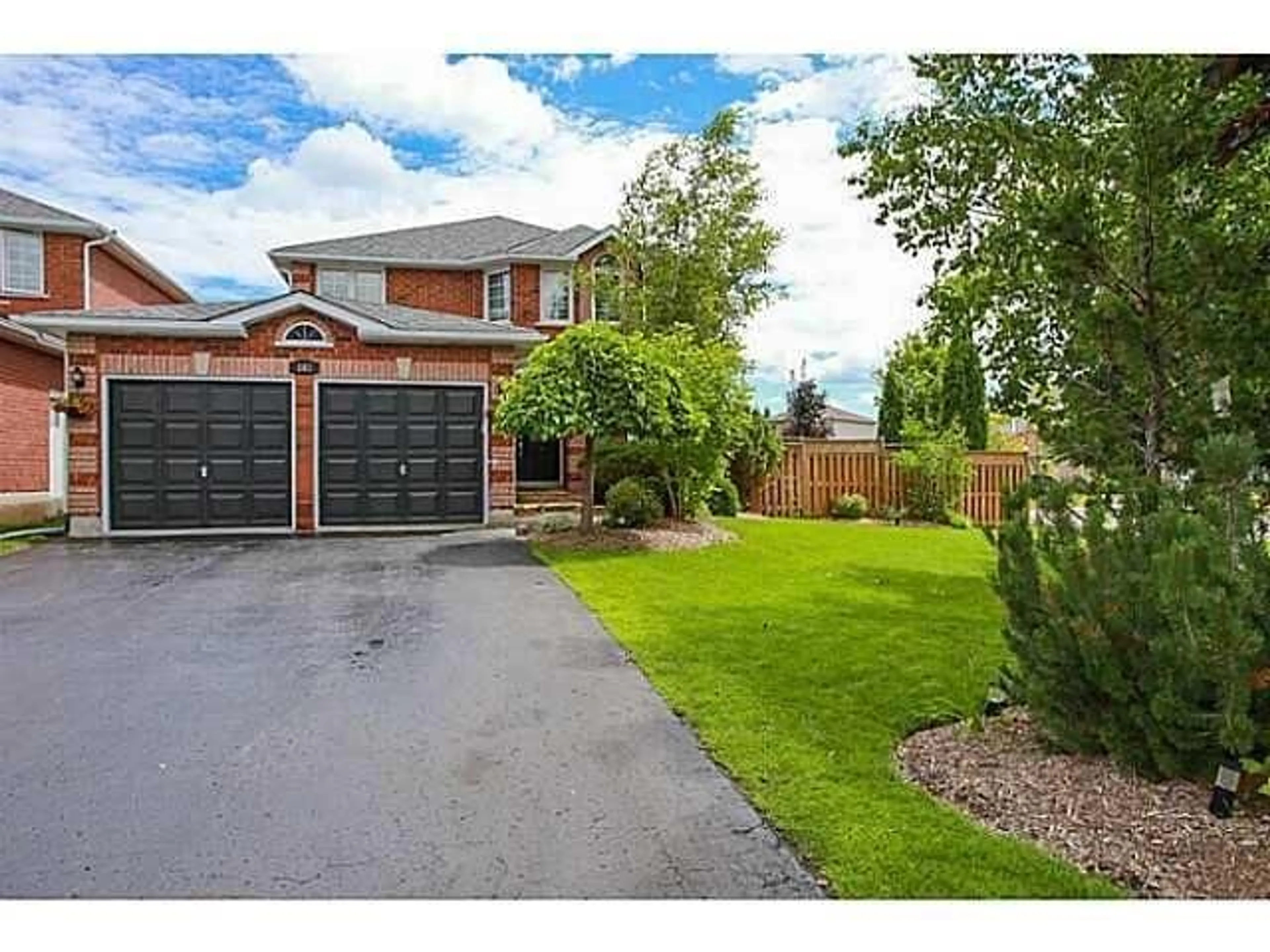 Frontside or backside of a home, the fenced backyard for 101 Ward Dr, Barrie Ontario L4N 8A5