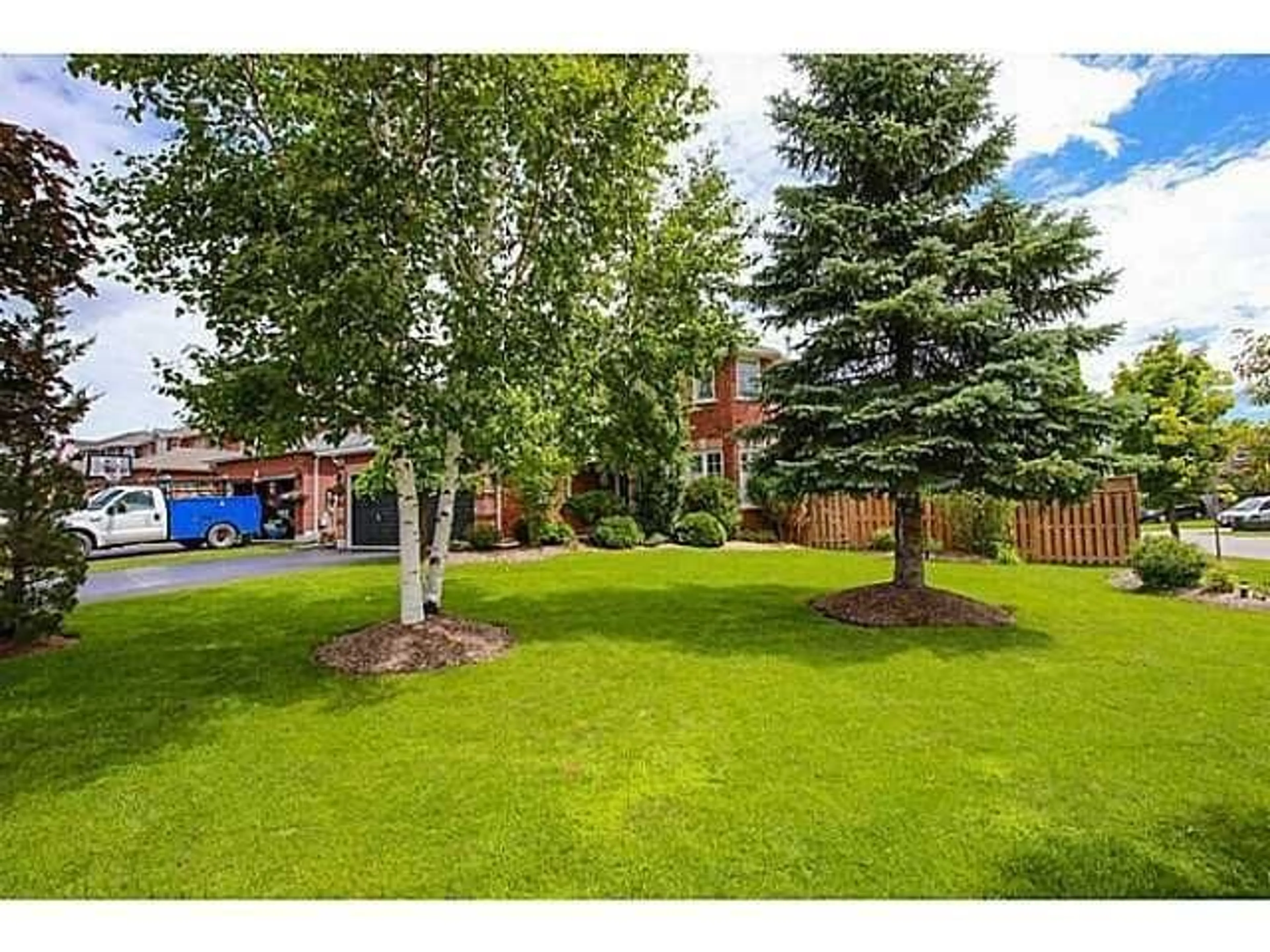 A pic from exterior of the house or condo, the fenced backyard for 101 Ward Dr, Barrie Ontario L4N 8A5