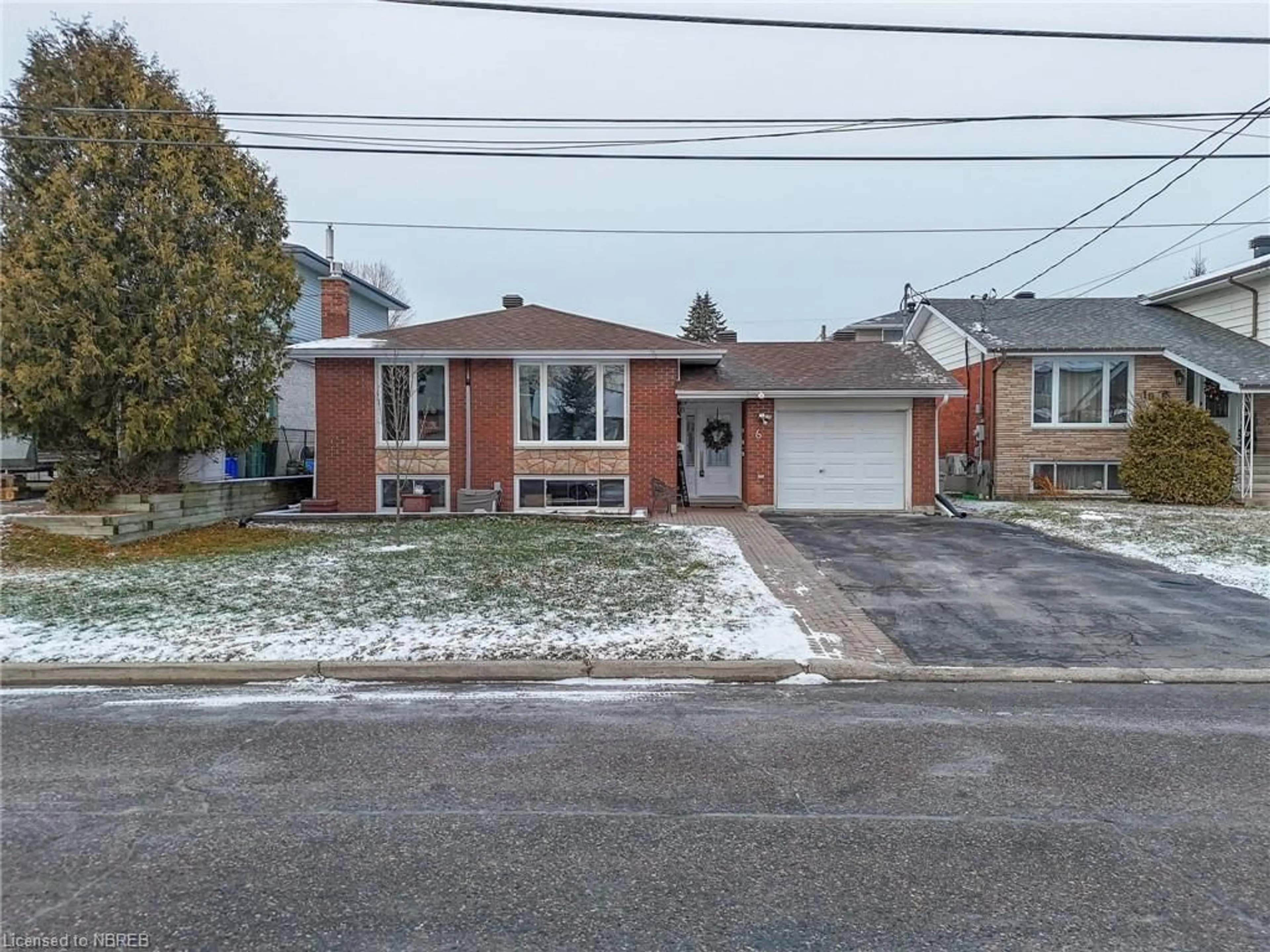 Frontside or backside of a home, the street view for 6 Sable Cres, North Bay Ontario P1A 3X7