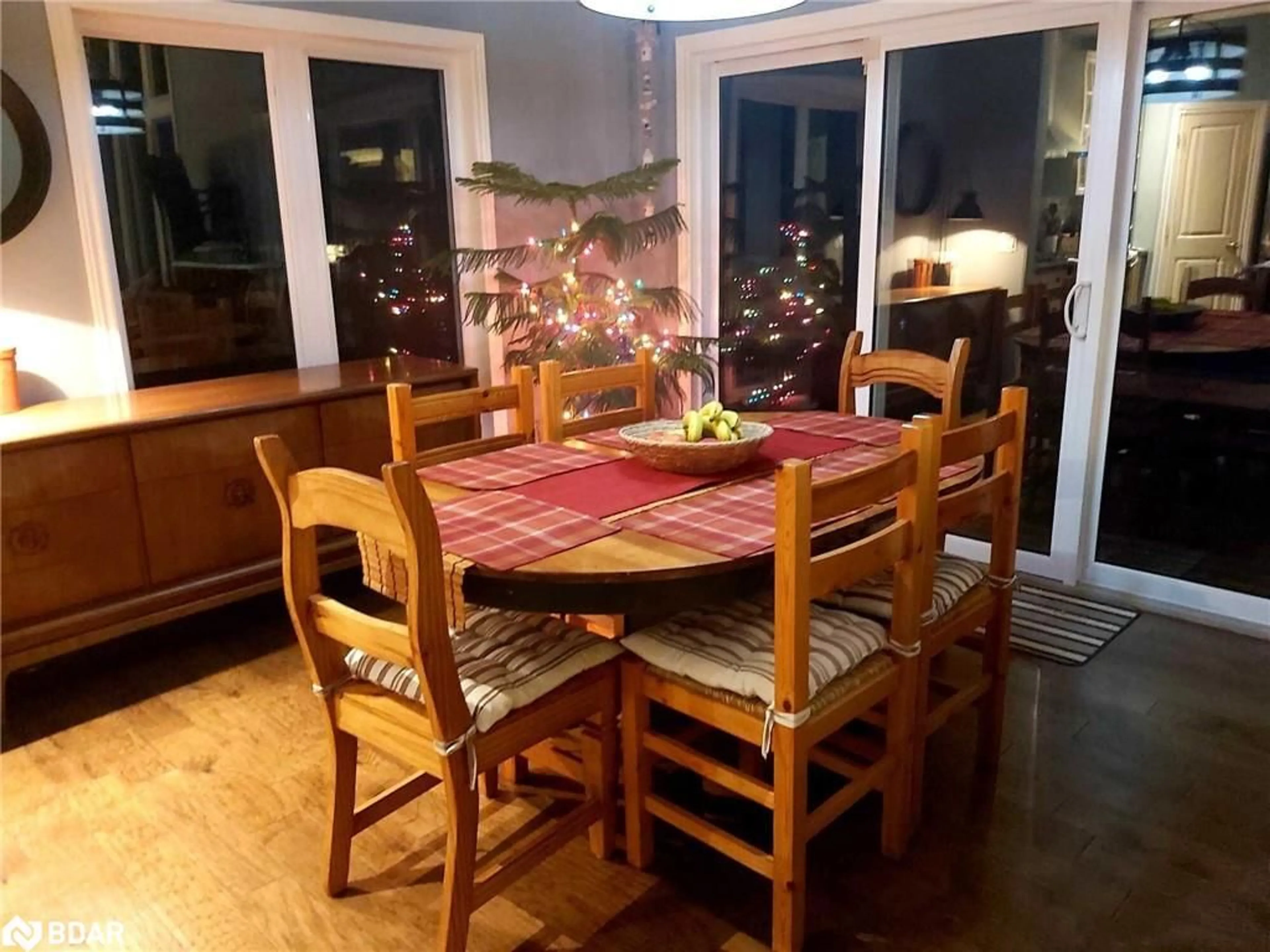 Dining room, wood floors, cottage for 1605 Lakeshore Rd, Selkirk Ontario N0A 1P0