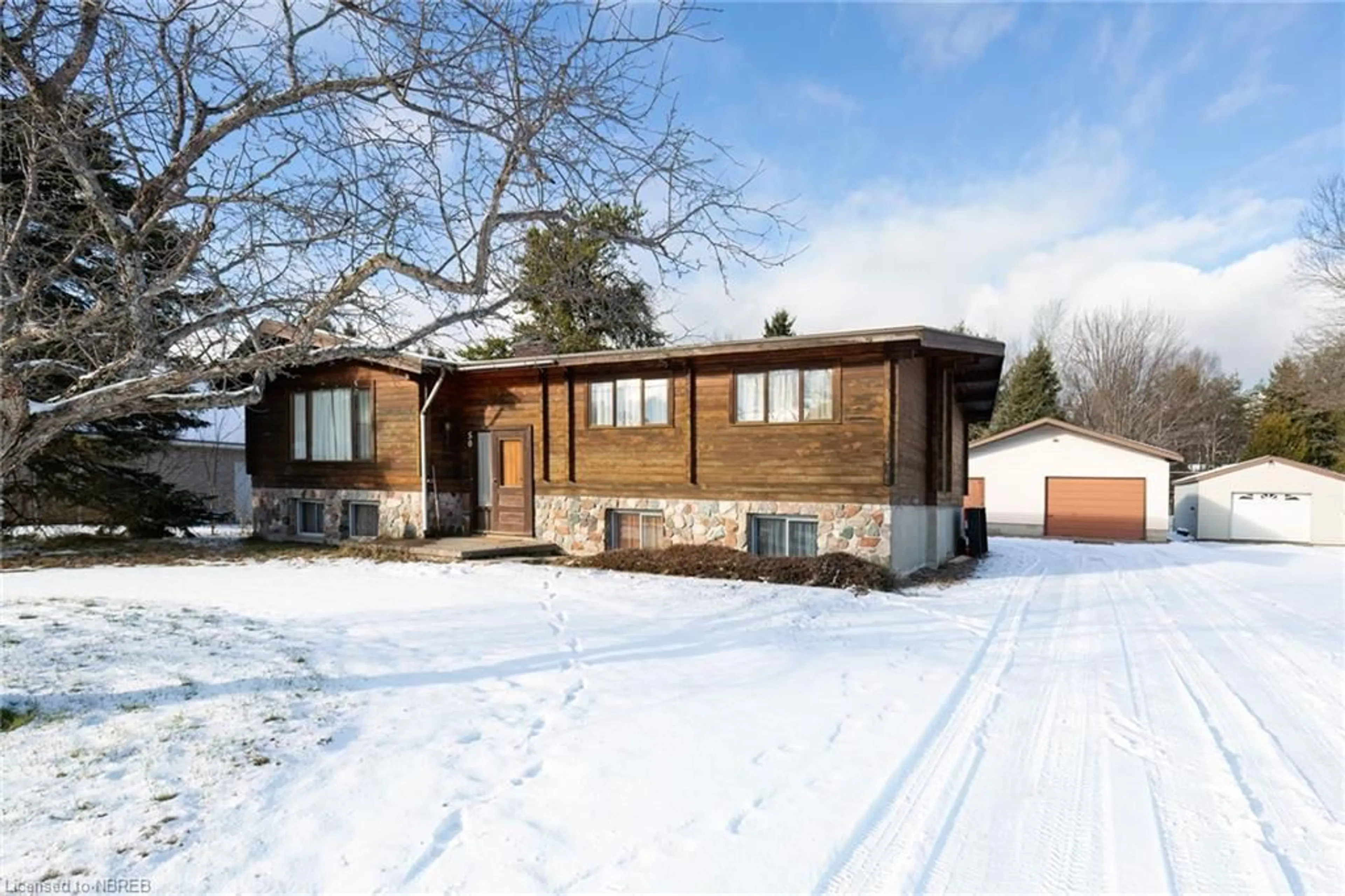 Frontside or backside of a home, cottage for 50 Besserer Rd, North Bay Ontario P1B 8G3