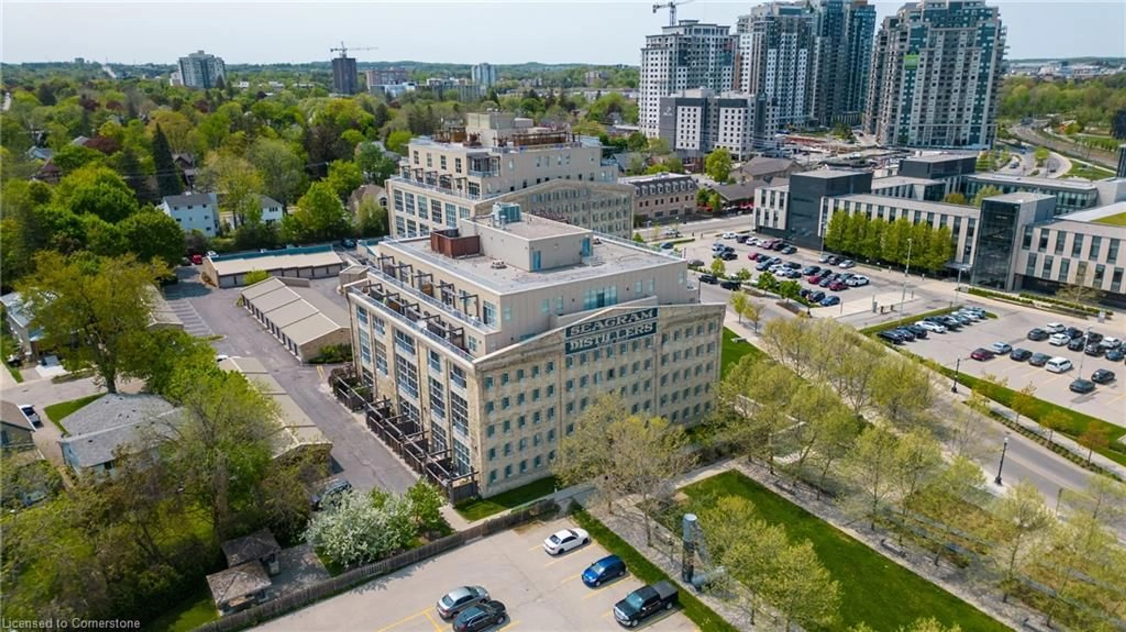 A pic from exterior of the house or condo, the front or back of building for 3 Father David Bauer Dr #207, Waterloo Ontario N2L 6M1