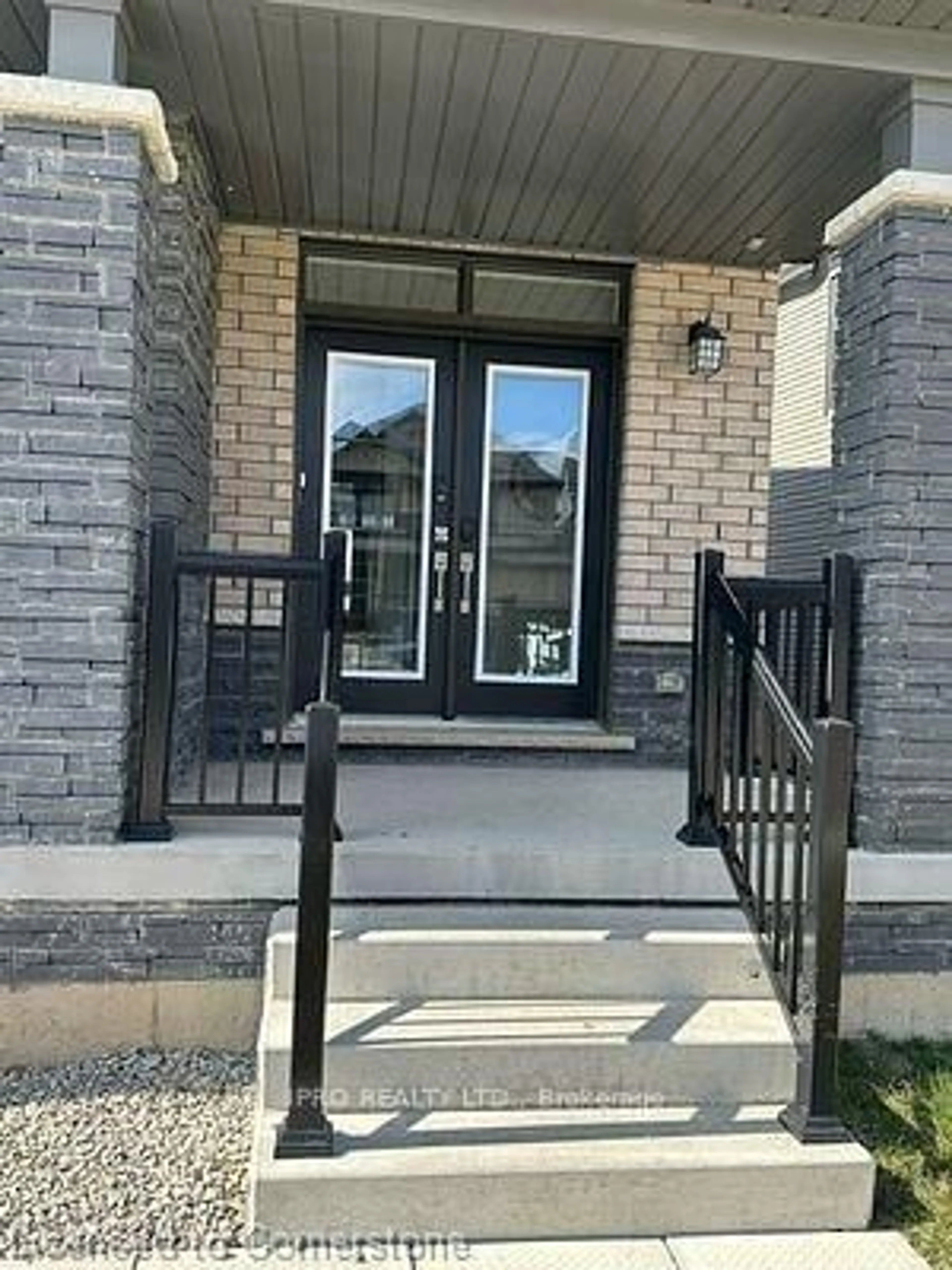 Indoor entryway, cement floor for 82 Hawick Cres, Haldimand Ontario N3W 0G5