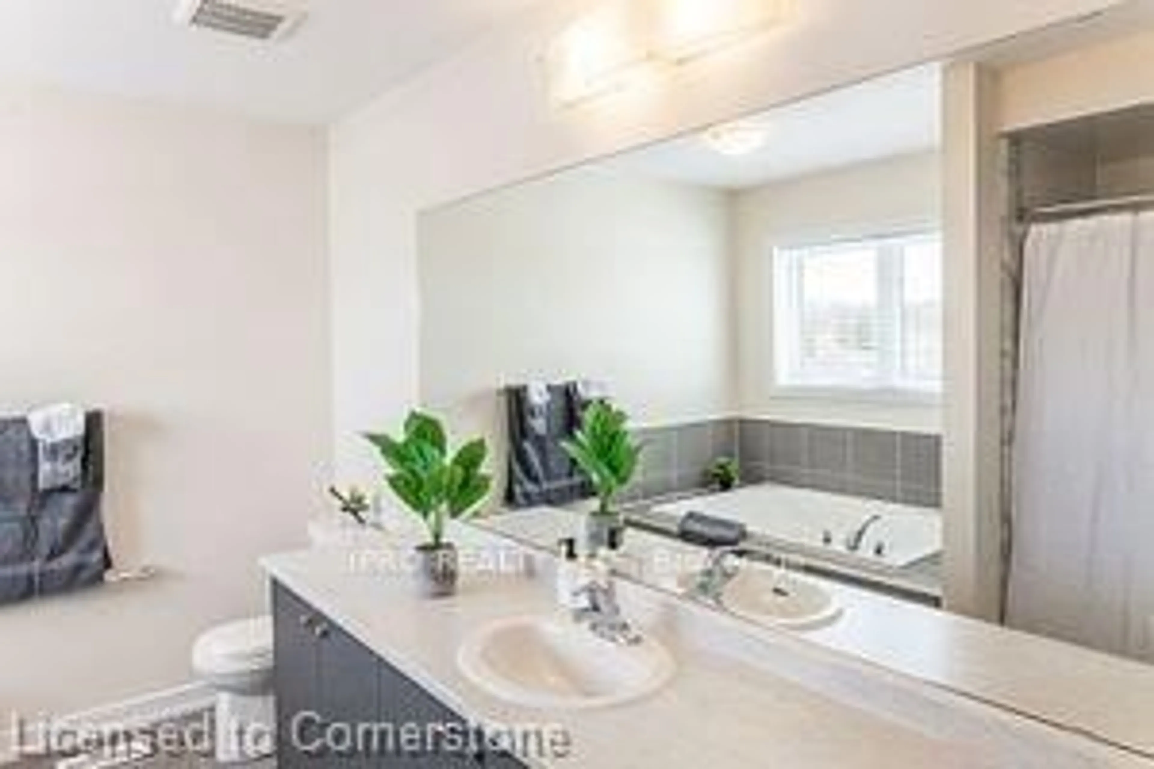 Contemporary bathroom, cement floor for 82 Hawick Cres, Haldimand Ontario N3W 0G5