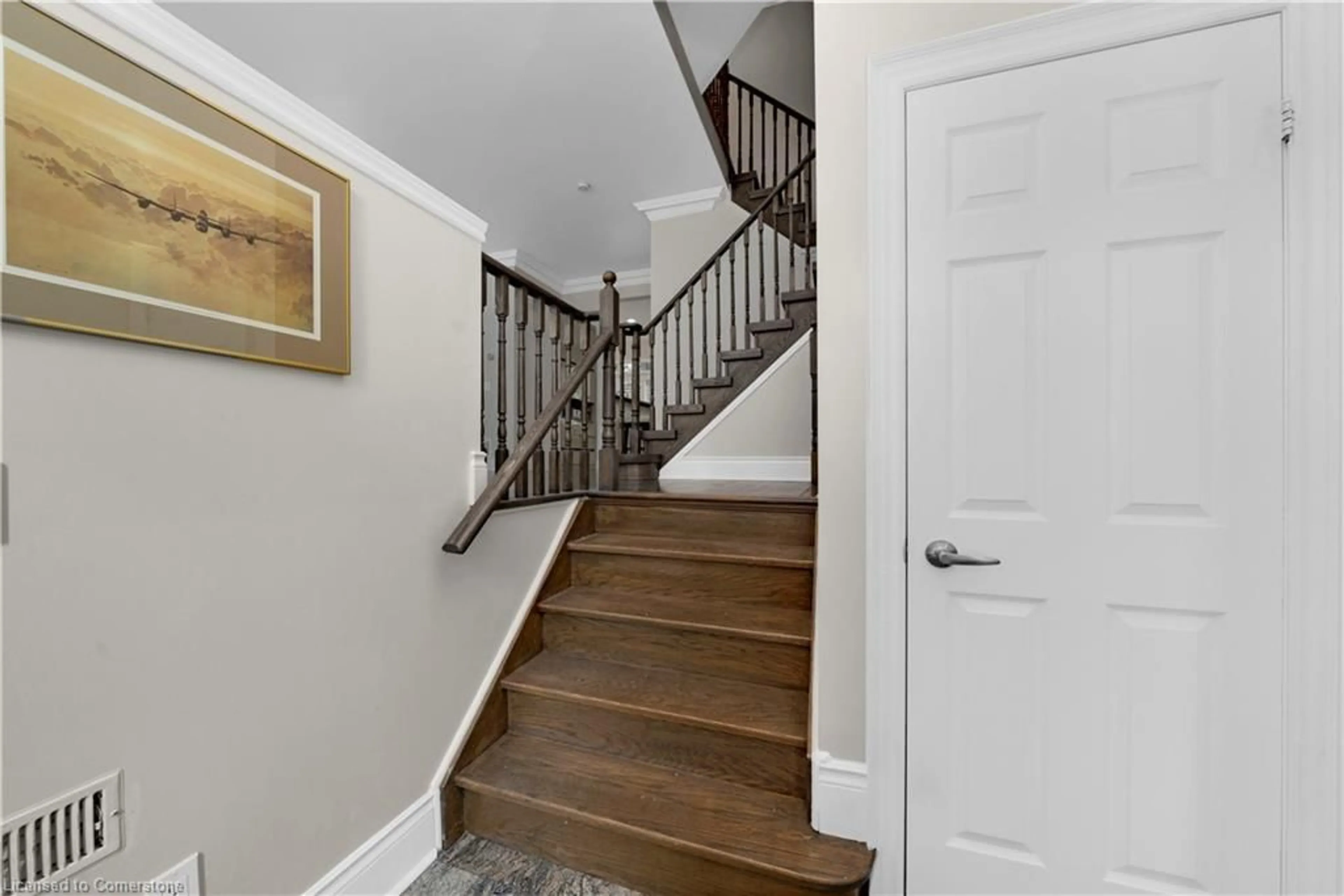 Indoor entryway, wood floors for 8038 Yonge St #19, Thornhill Ontario L4J 1W3