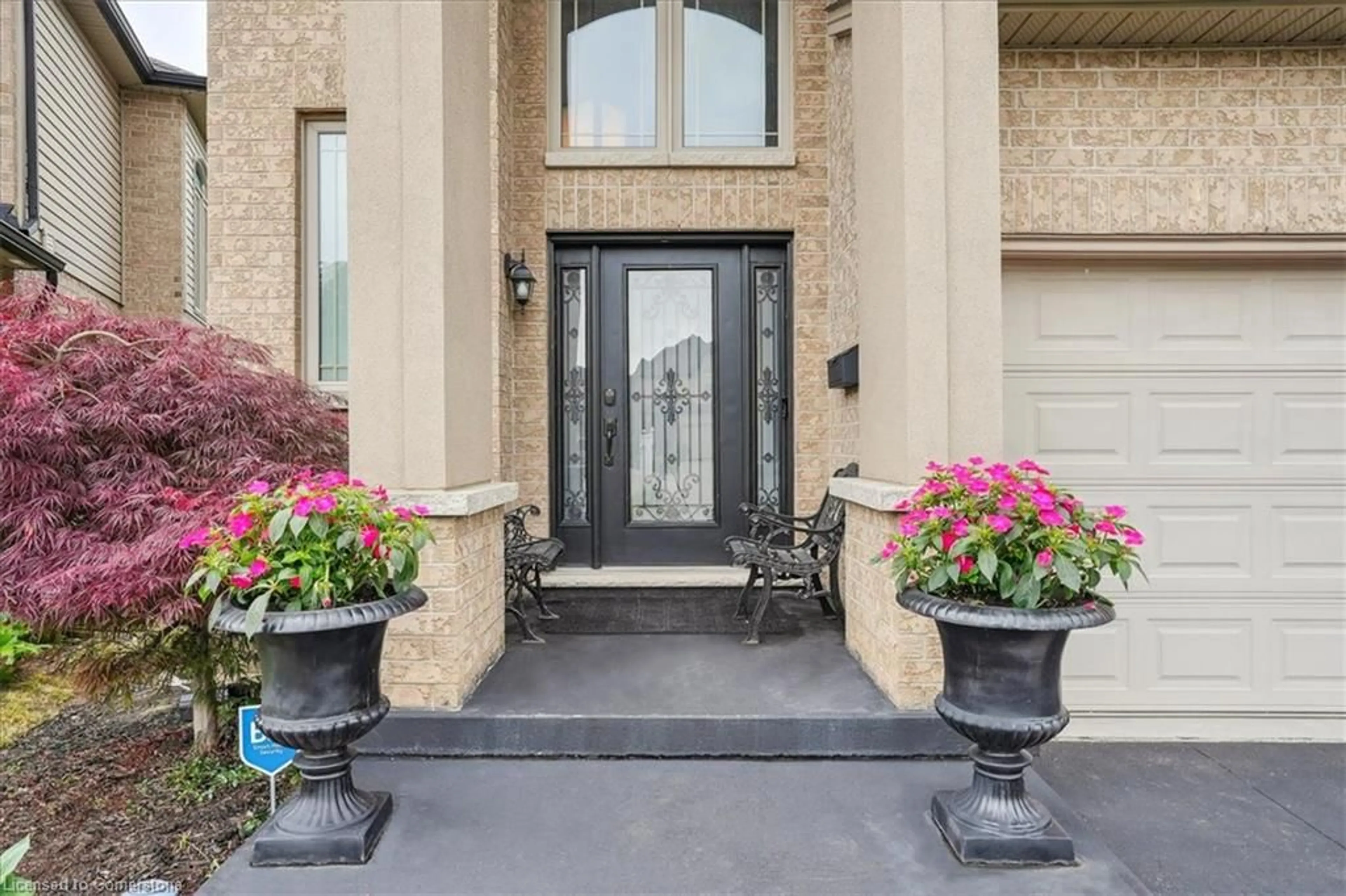 Indoor entryway, cement floor for 8 Felicia Crt, Hamilton Ontario L9B 0B6