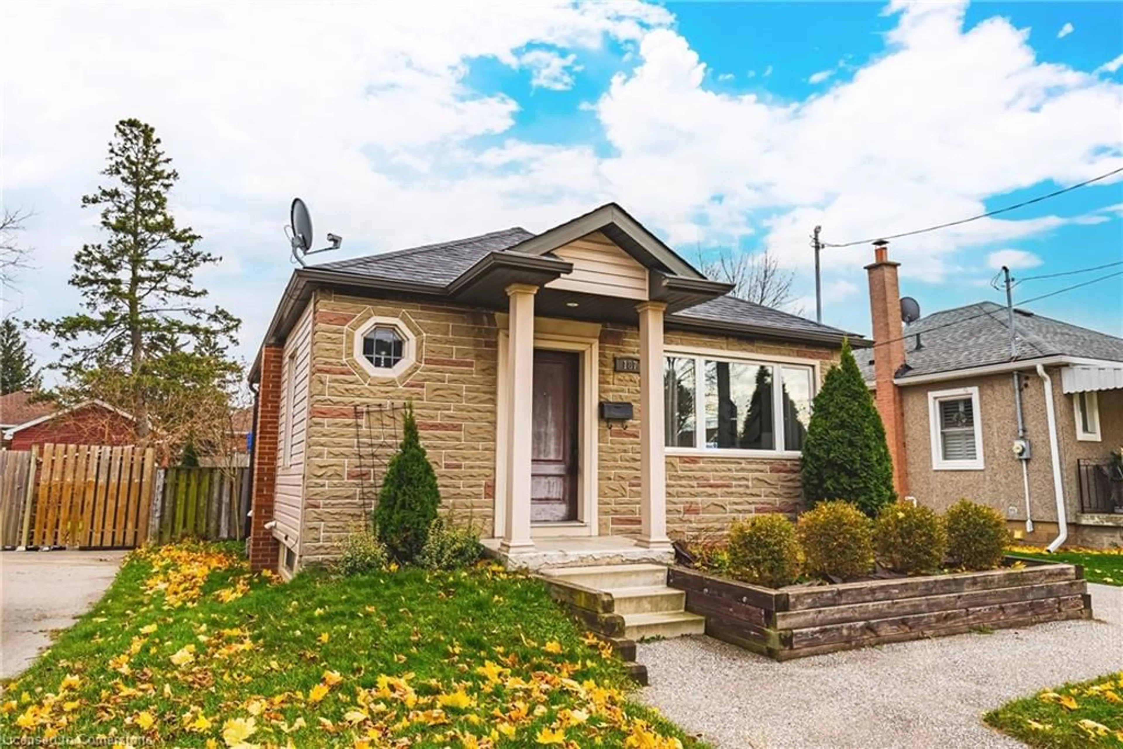 Frontside or backside of a home, cottage for 187 Summerhill Ave, Hamilton Ontario L8K 3N5