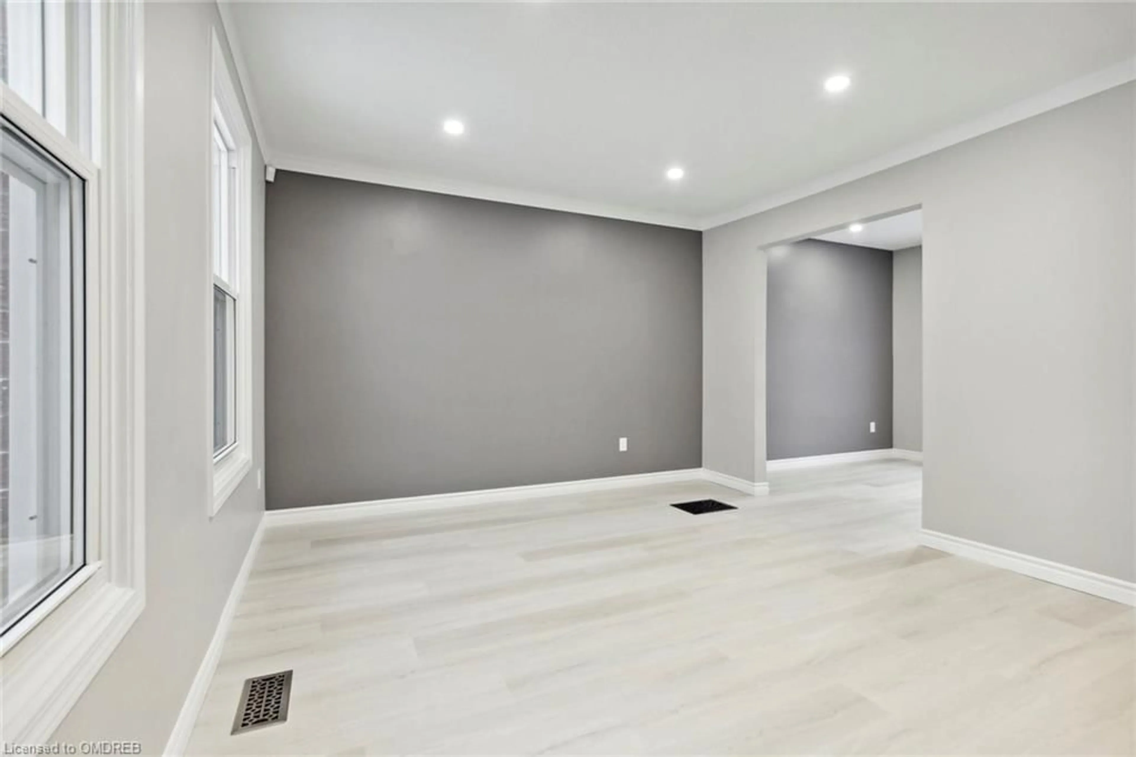 A pic of a room, wood floors for 33 Upton Cres Cres, Guelph Ontario N1E 6P1