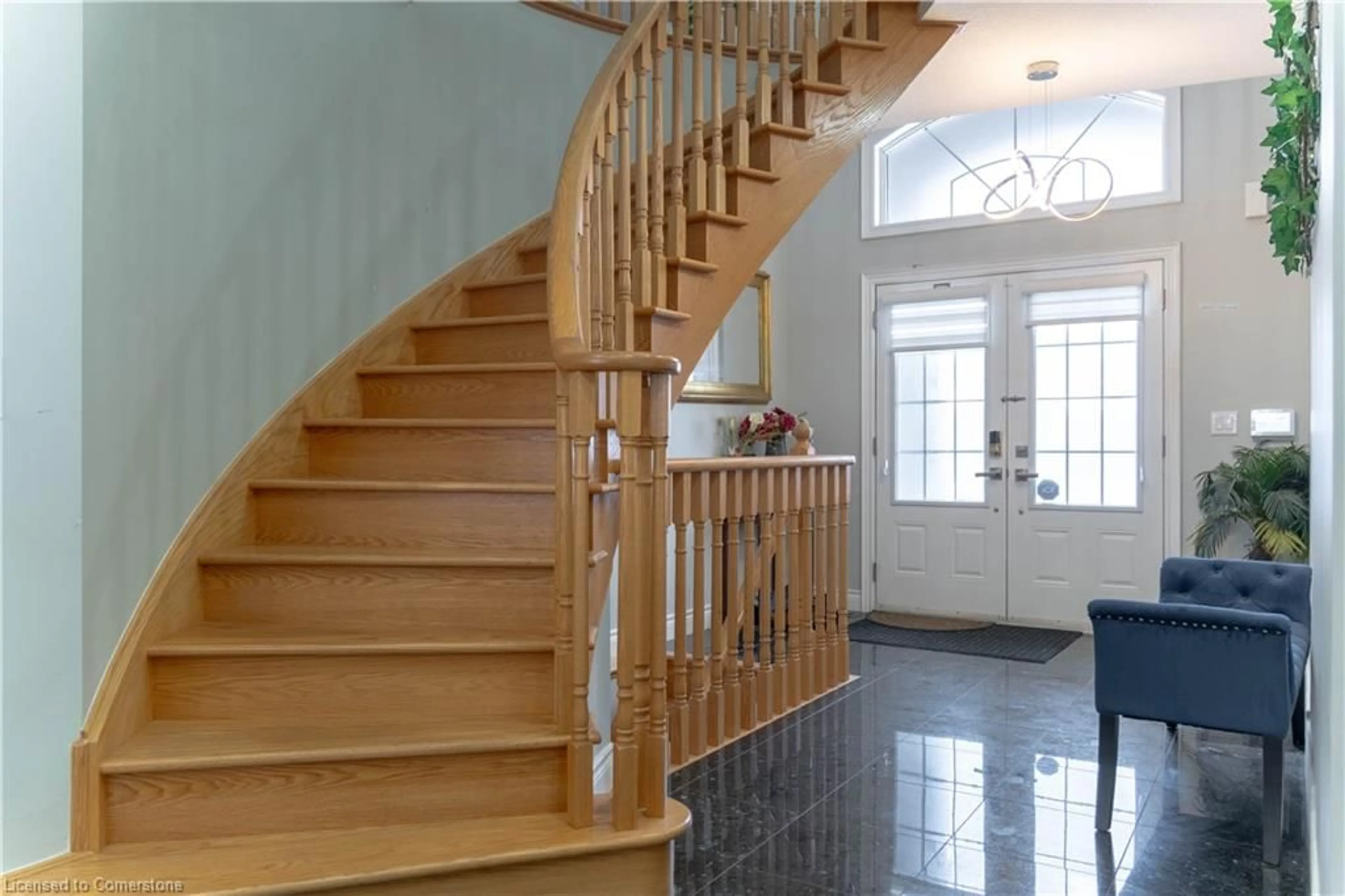 Indoor foyer for 584 Pinery Trail, Waterloo Ontario N2V 2Y3