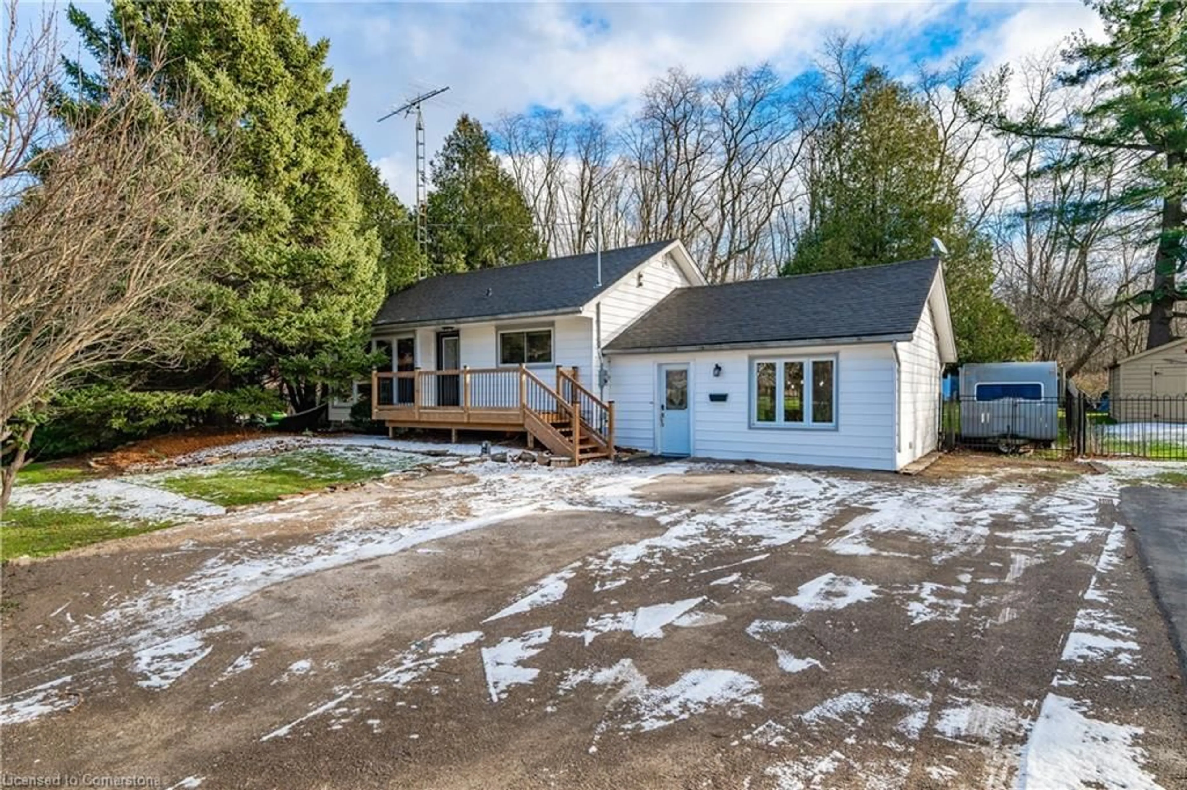 Frontside or backside of a home, cottage for 2118 Governors Rd, Ancaster Ontario L0R 1J0