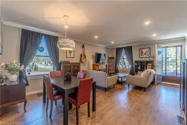 21 Wade Ave, Brantford 2
