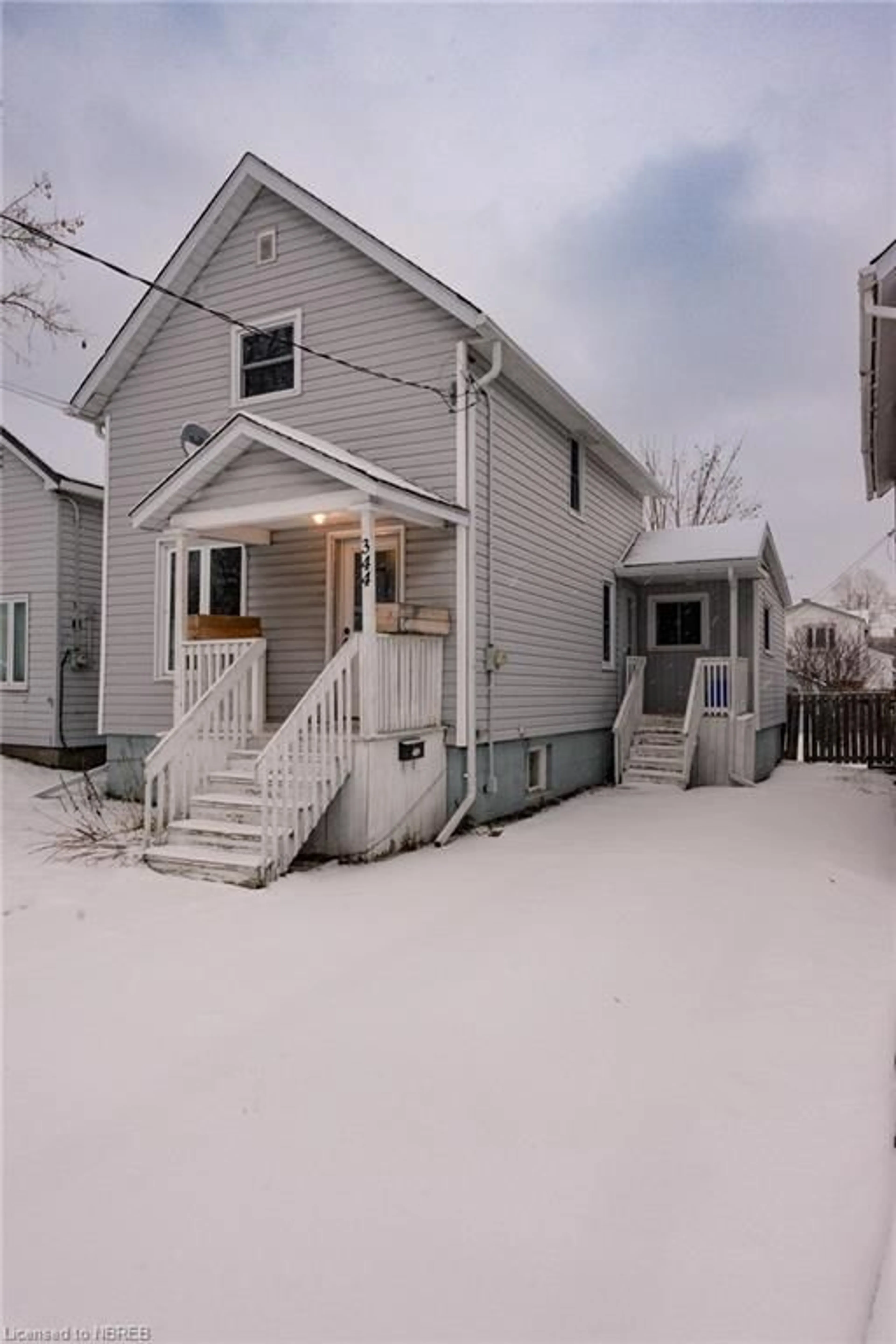 Frontside or backside of a home, the street view for 344 Duke St, North Bay Ontario P1B 6G1