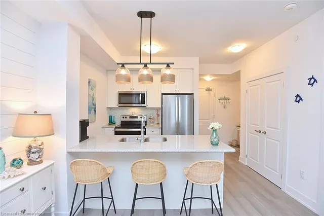 Additional property image - 450 Dundas St Unit 707