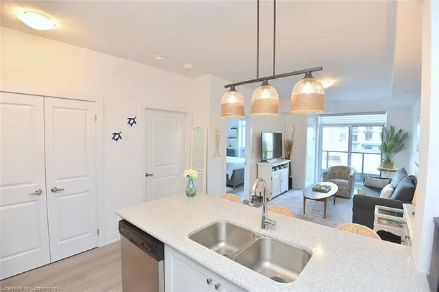 Additional property image - 450 Dundas St Unit 707
