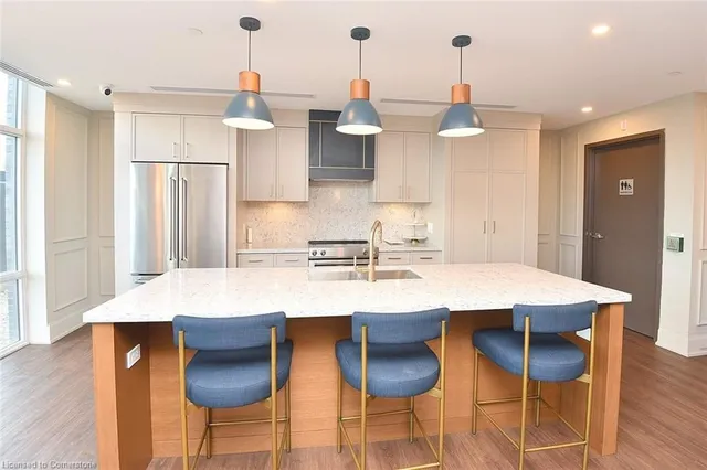 Additional property image - 450 Dundas St Unit 707