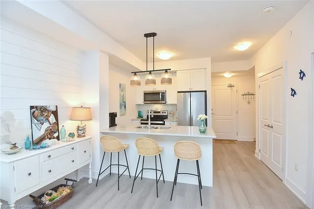 Additional property image - 450 Dundas St Unit 707