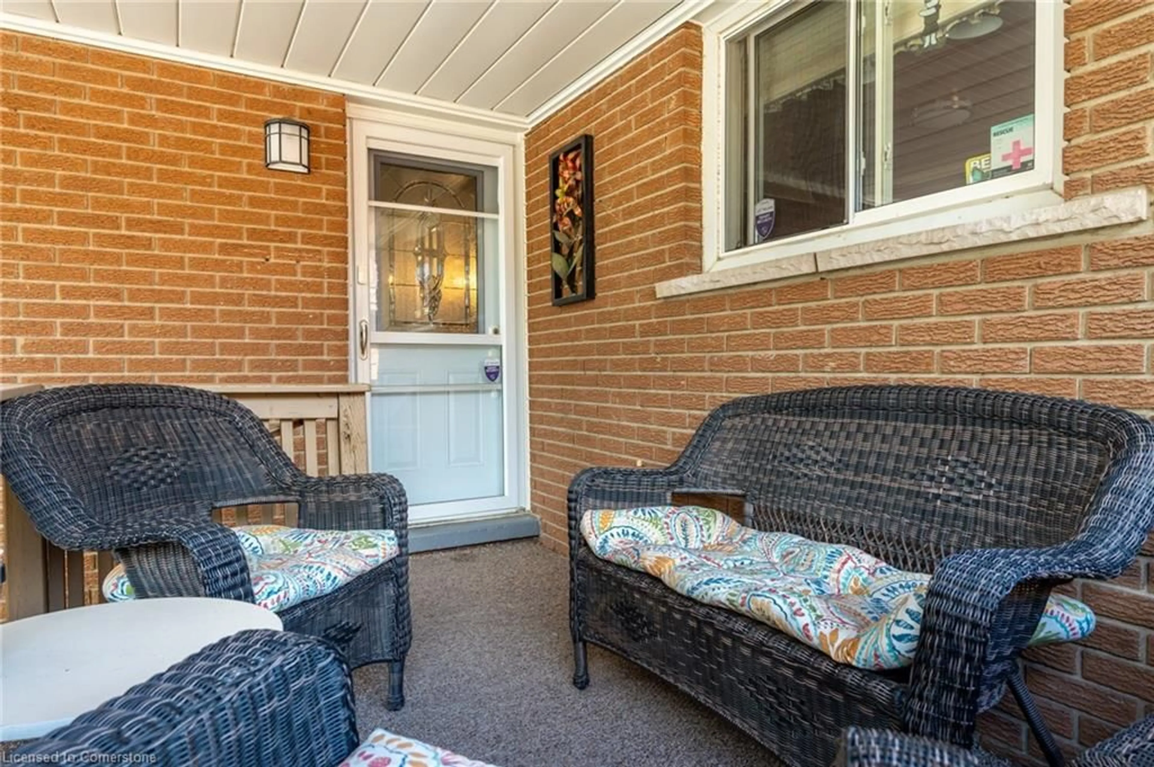 Patio, cottage for 53 Anna Capri Dr, Hamilton Ontario L8W 1M7