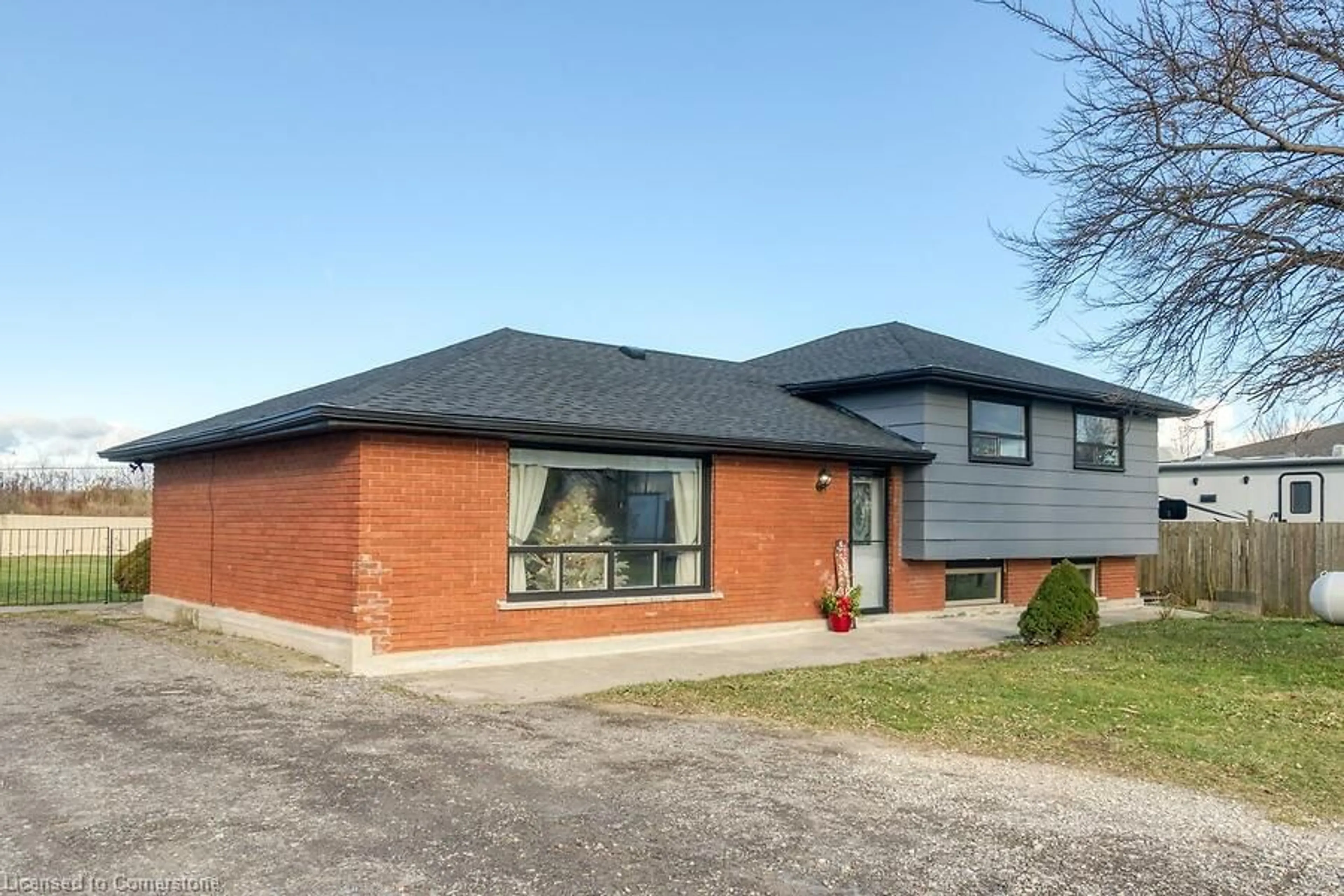 Home with brick exterior material for 749 Mud St, Stoney Creek Ontario L8J 3B8