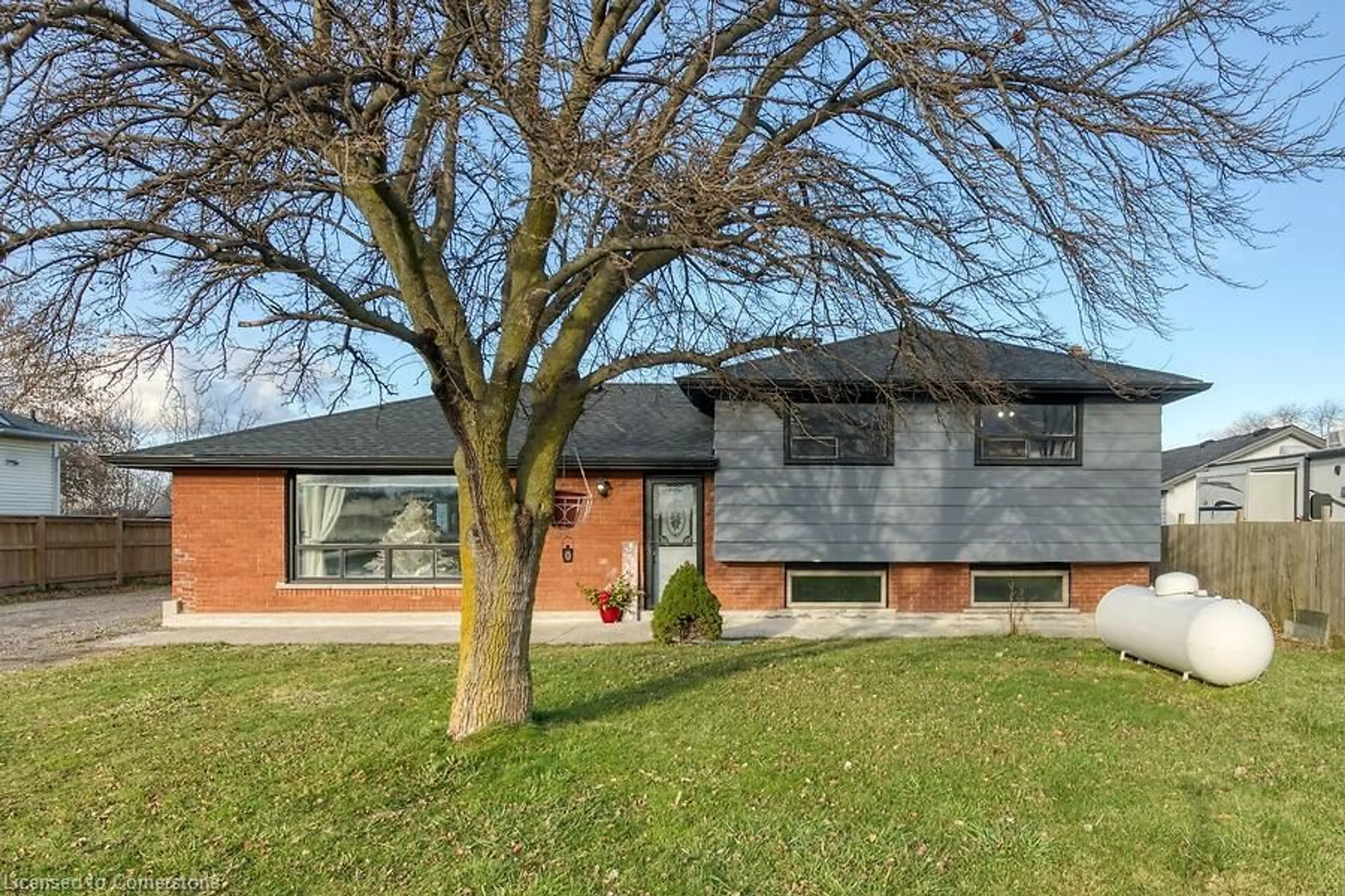 Home with brick exterior material for 749 Mud St, Stoney Creek Ontario L8J 3B8