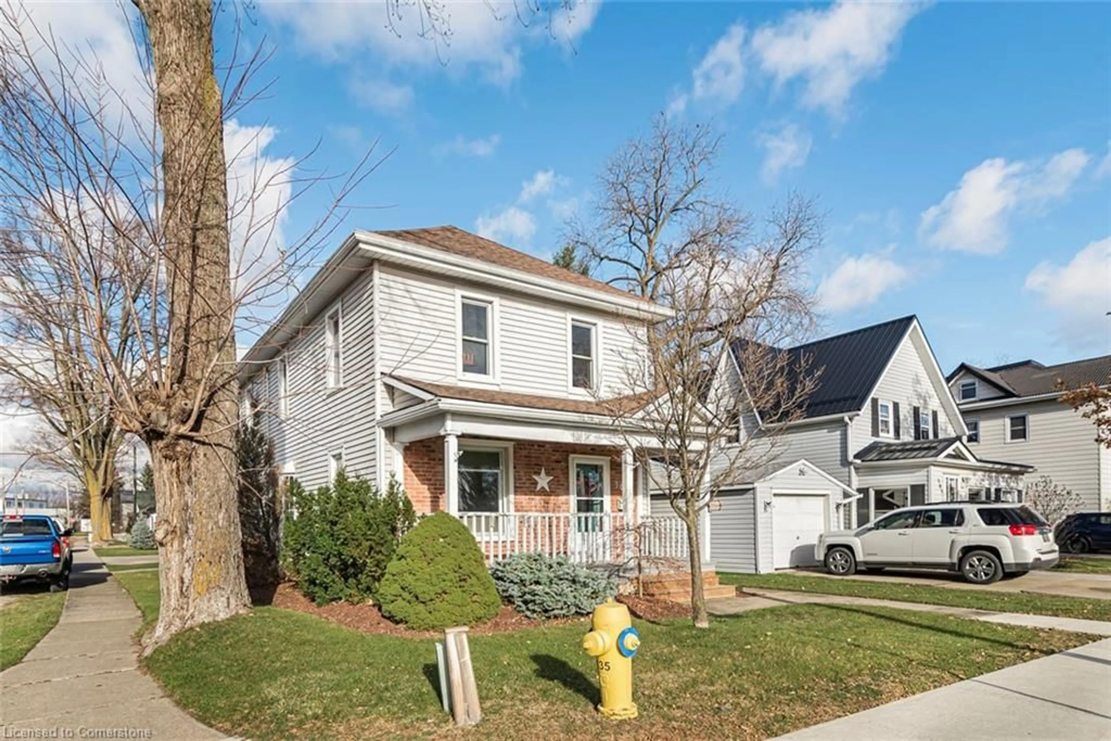 Frontside or backside of a home, the street view for 501 Broad St, Dunnville Ontario N1A 1G7