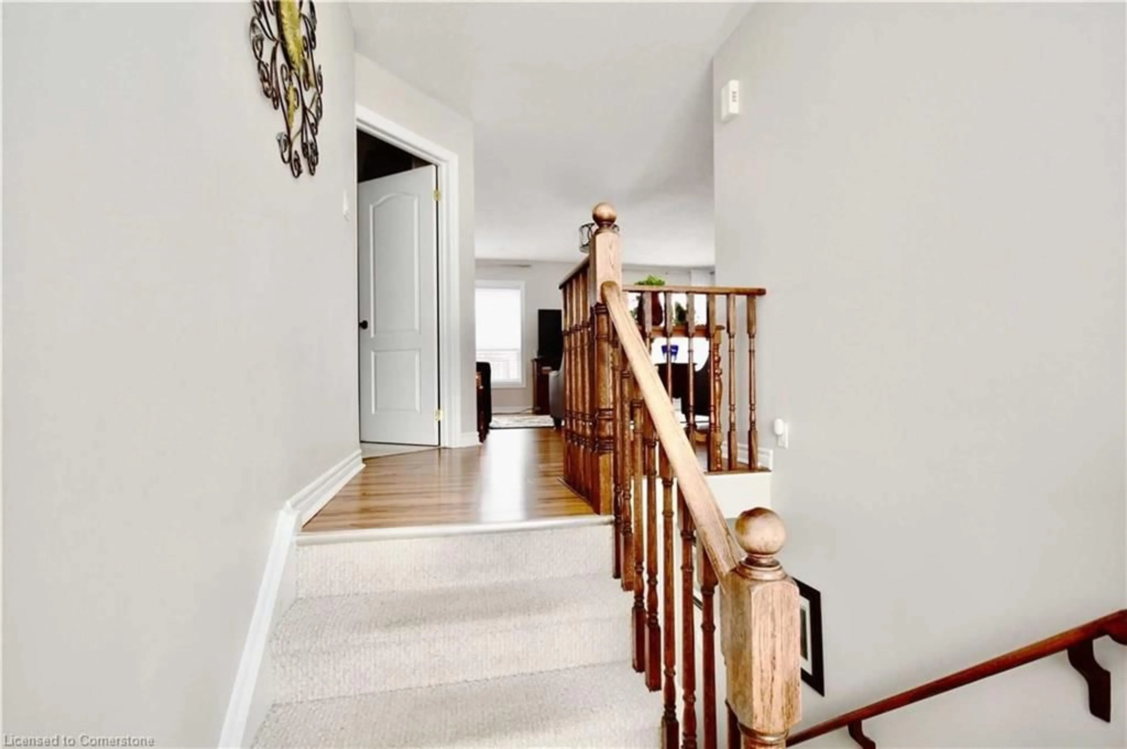 Indoor foyer, wood floors for 223 Aspen Ridge Dr, Clearview Ontario L0M 1S0