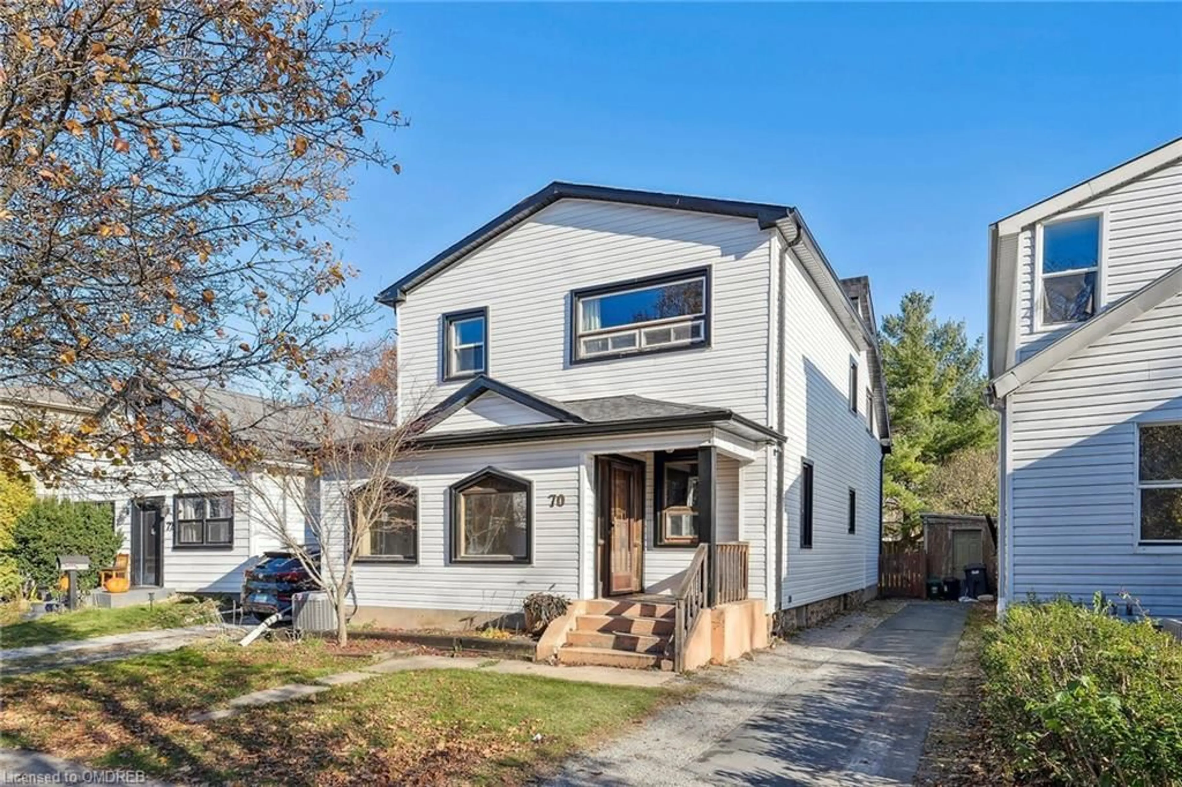 Frontside or backside of a home, cottage for 70 Henry St, St. Catharines Ontario L2R 5V2