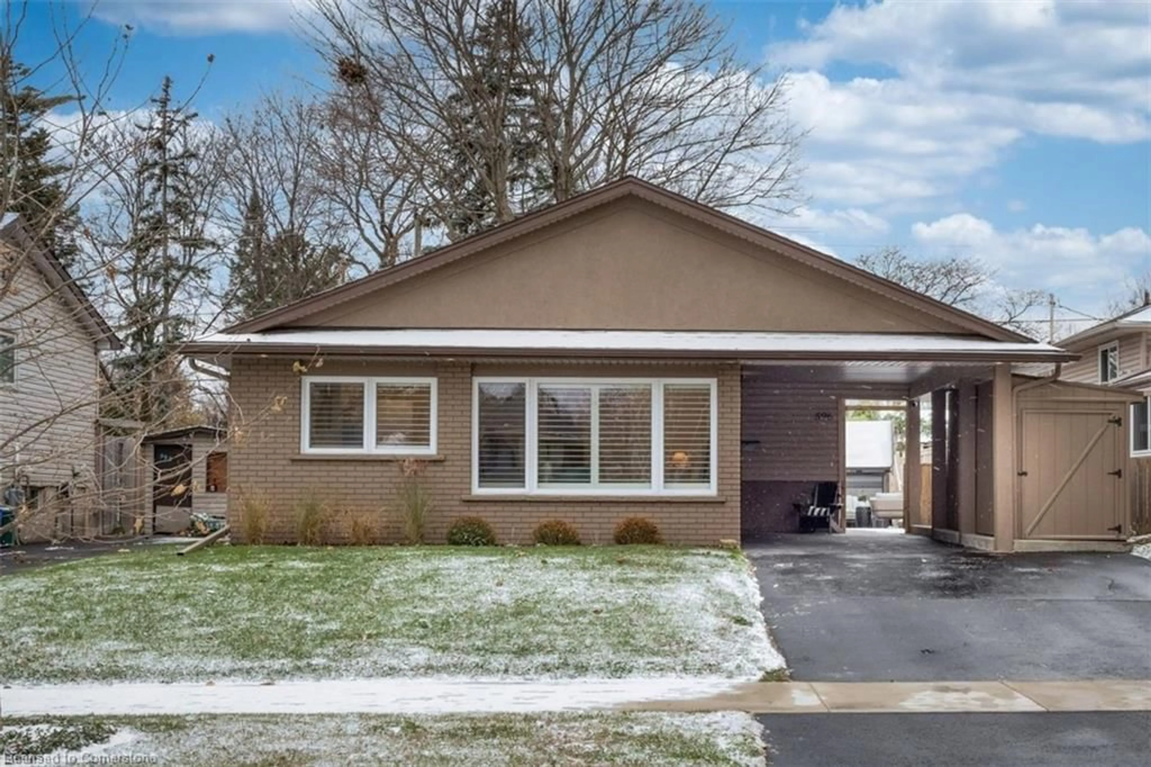 Frontside or backside of a home, cottage for 596 Thornwood Ave, Burlington Ontario L7N 3B8