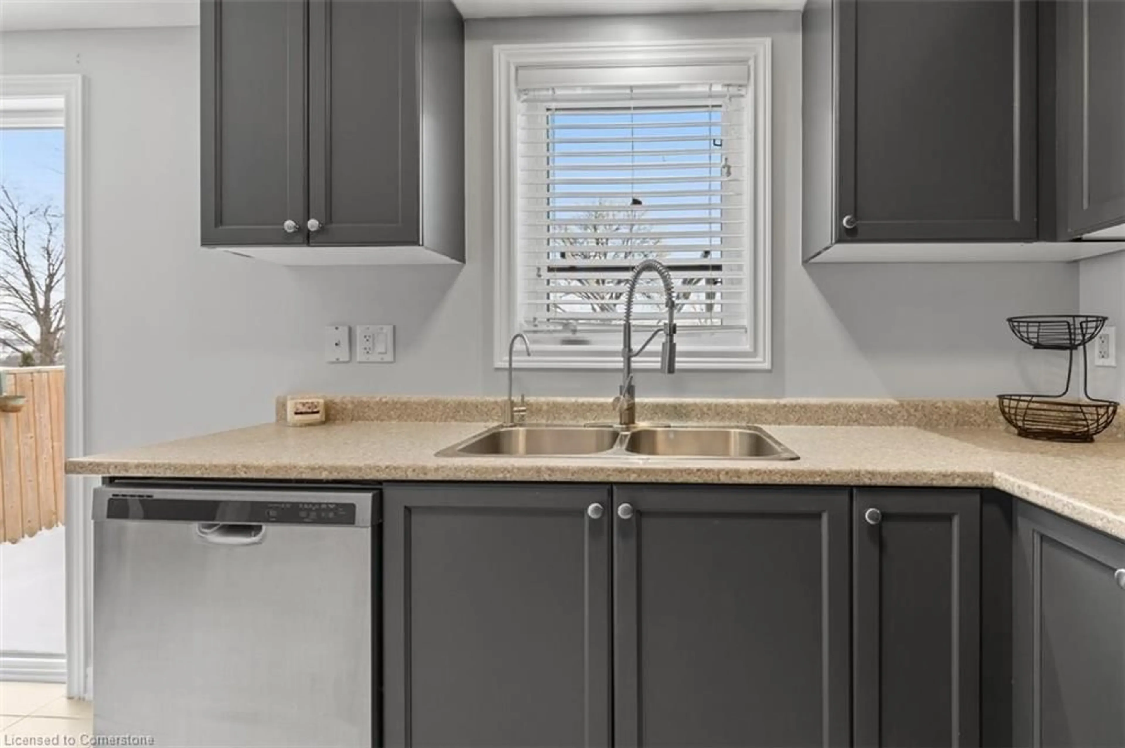 Standard kitchen, ceramic floors, cottage for 605 Baldwin Cres, Woodstock Ontario N4T 0G5