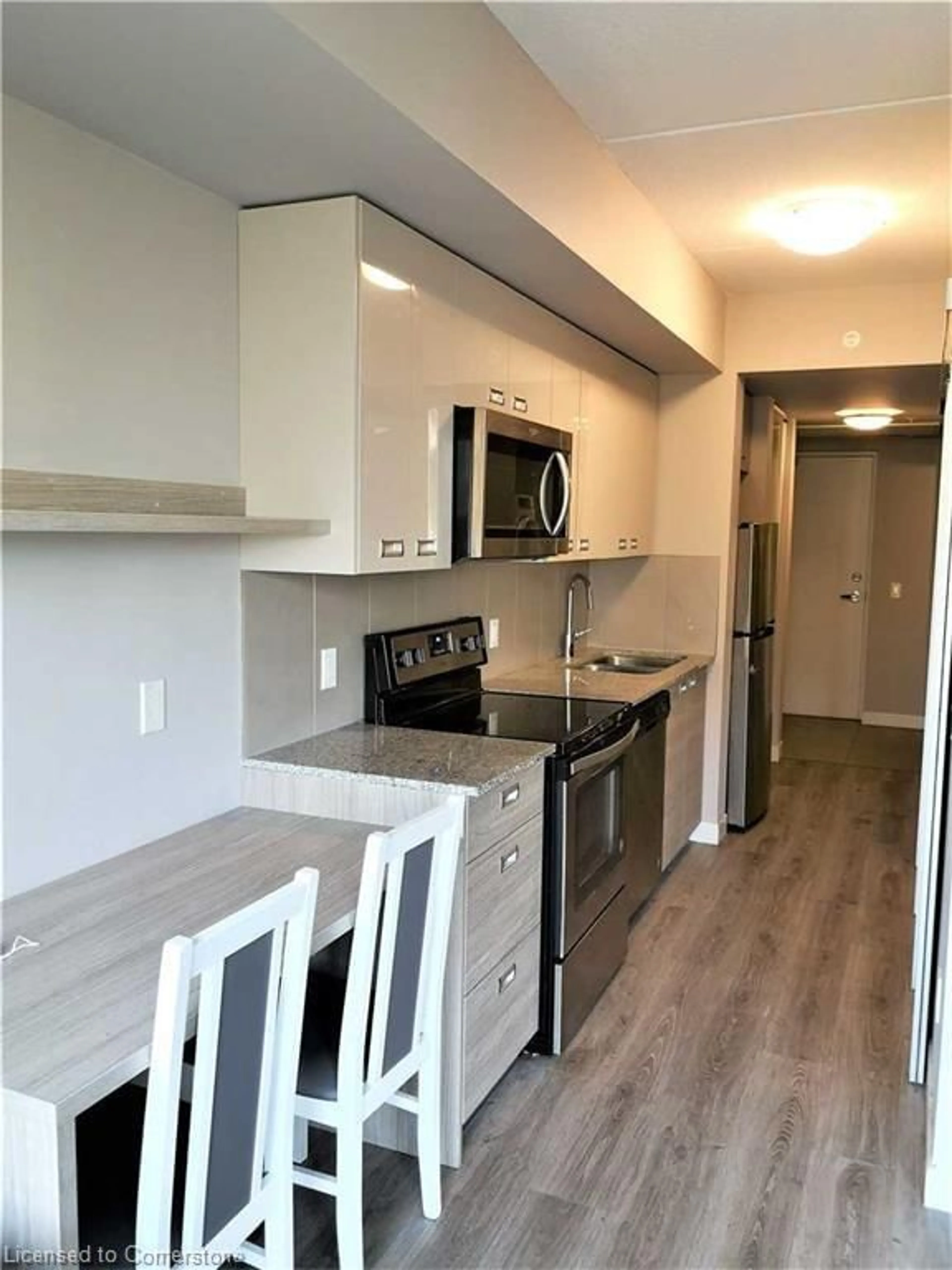 Standard kitchen for 308 Lester Street St #227, Waterloo Ontario N2L 0H9