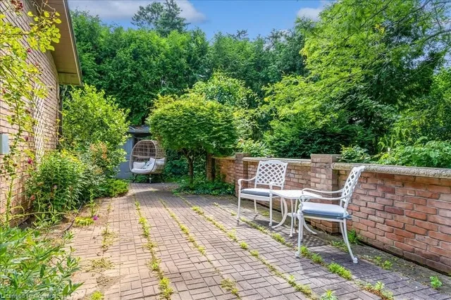 Additional property image - 365 Eleanor Pl