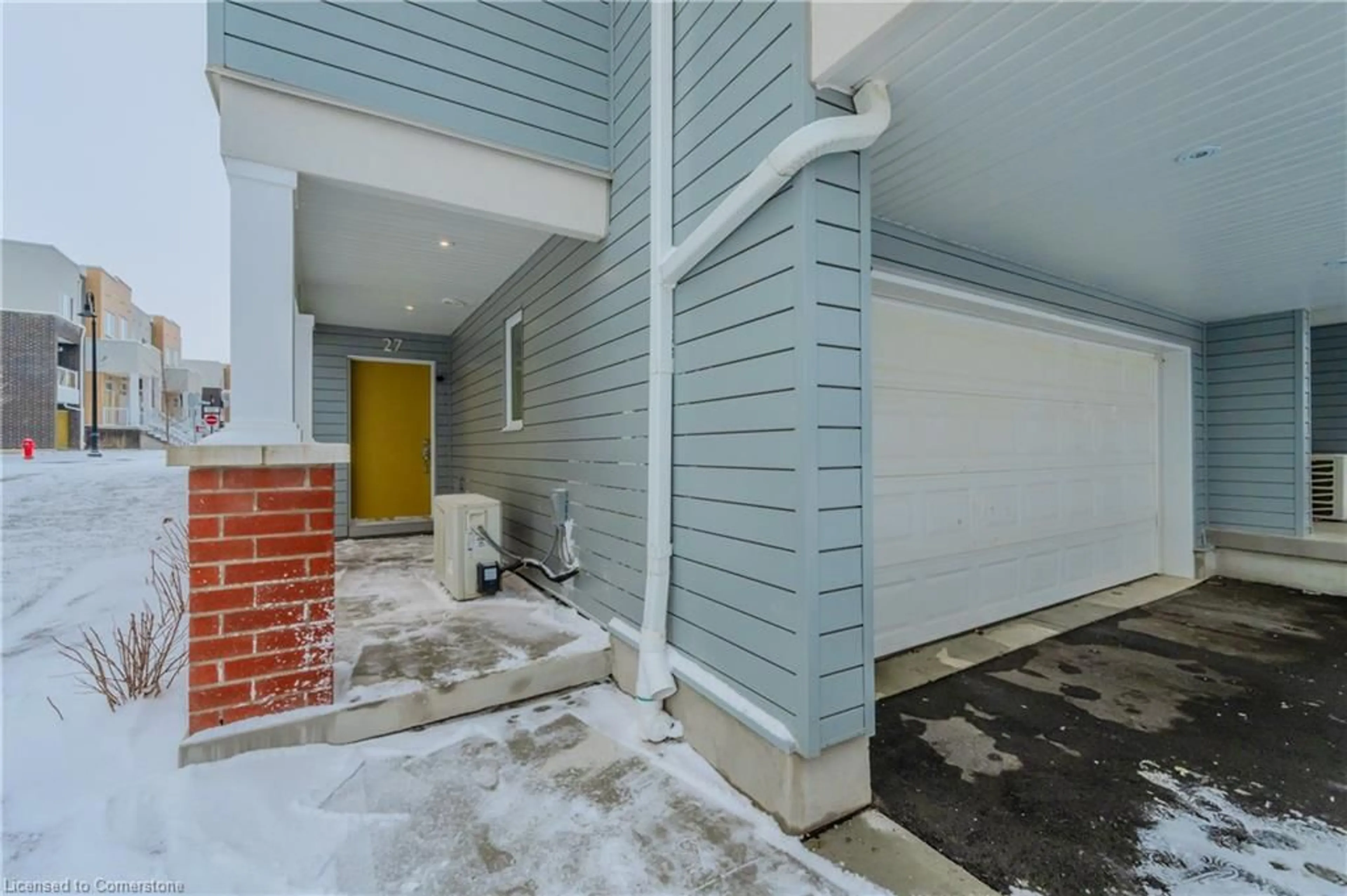 Indoor entryway, cement floor for 27 Valencia Ave, Kitchener Ontario N2R 0R7