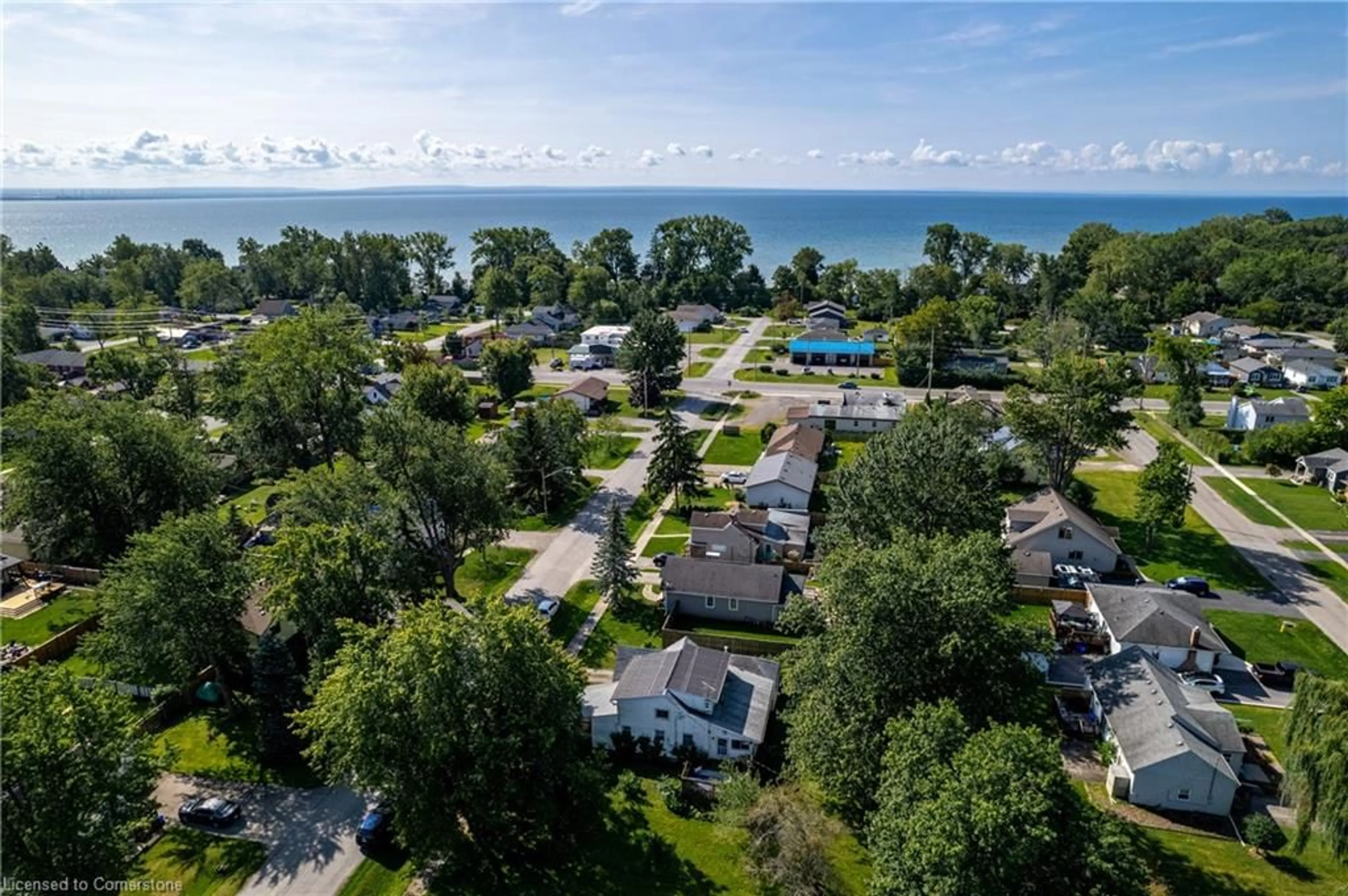 A pic from outside/outdoor area/front of a property/back of a property/a pic from drone, water/lake/river/ocean view for 423 Parkdale Ave, Fort Erie Ontario L2A 5A7