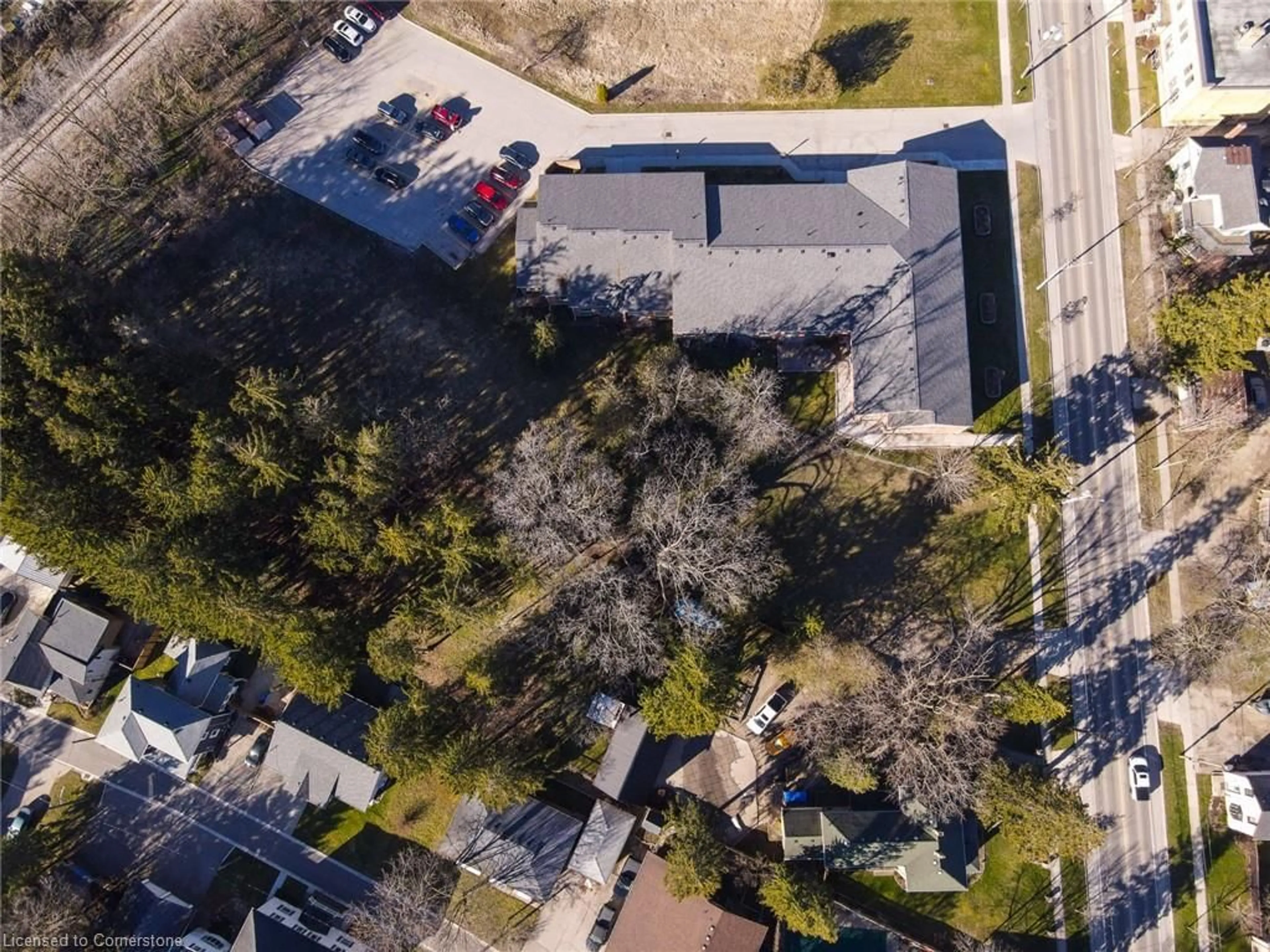 A pic from exterior of the house or condo, the street view for 130 Waterloo St, New Hamburg Ontario N3A 1T9