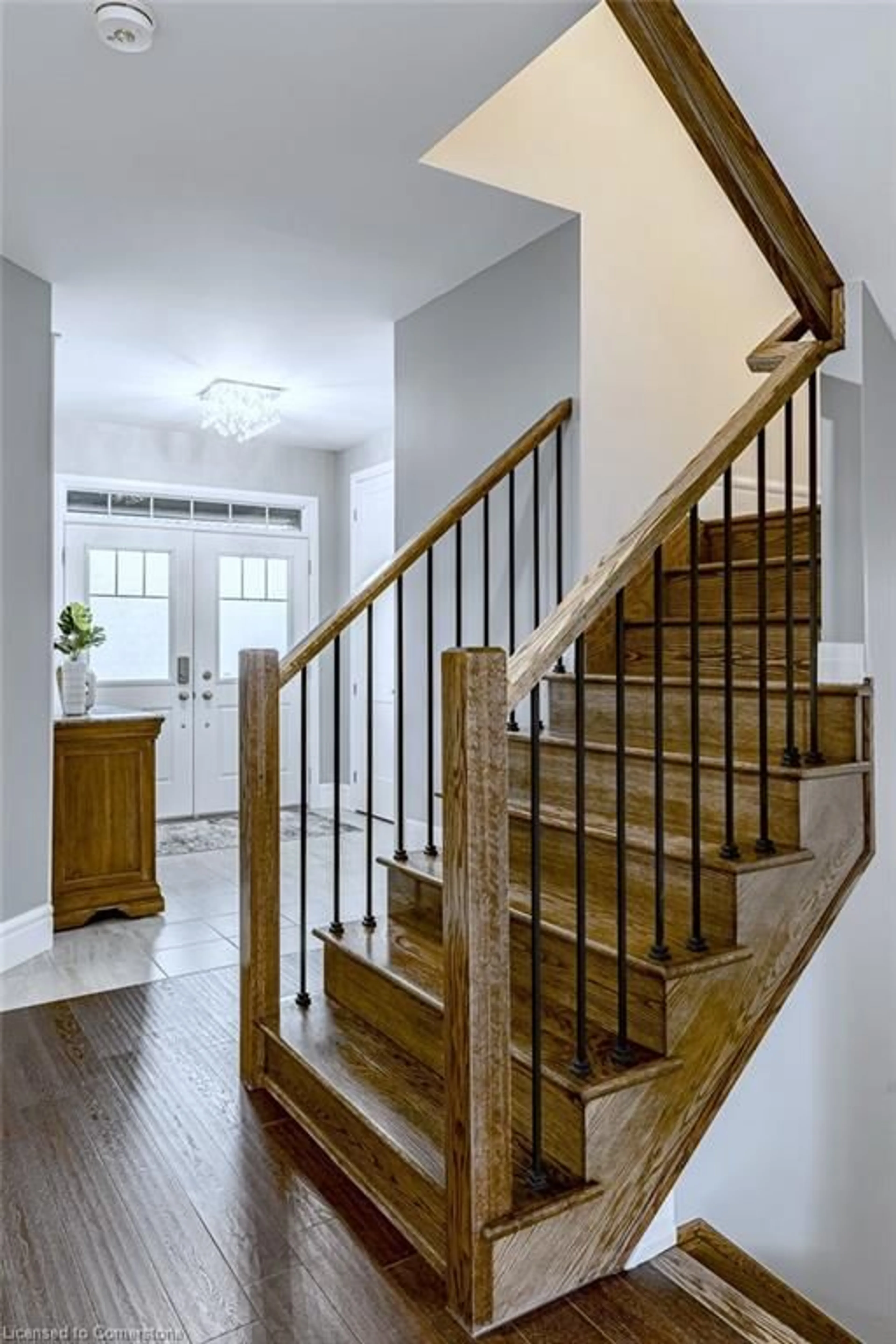 Stairs for 4037 Stadelbauer Dr, Beamsville Ontario L3J 0S5