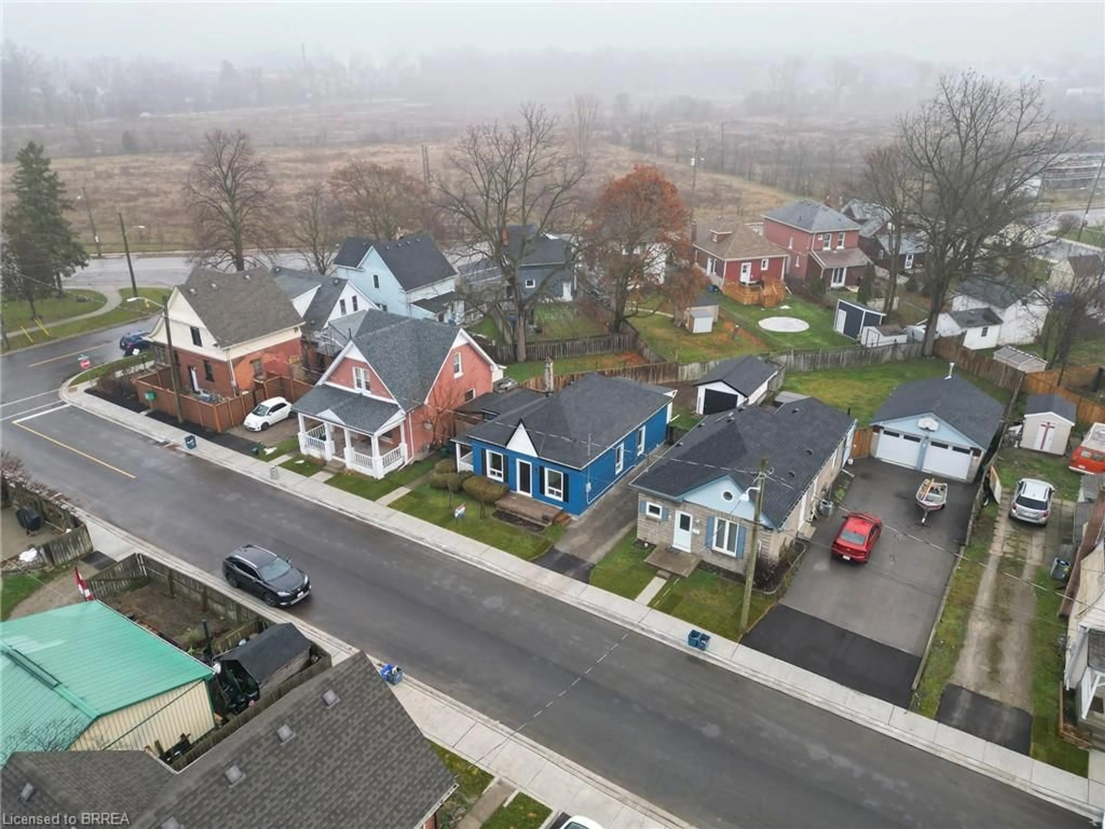 A pic from outside/outdoor area/front of a property/back of a property/a pic from drone, street for 6 Webling St, Brantford Ontario N3S 2S7