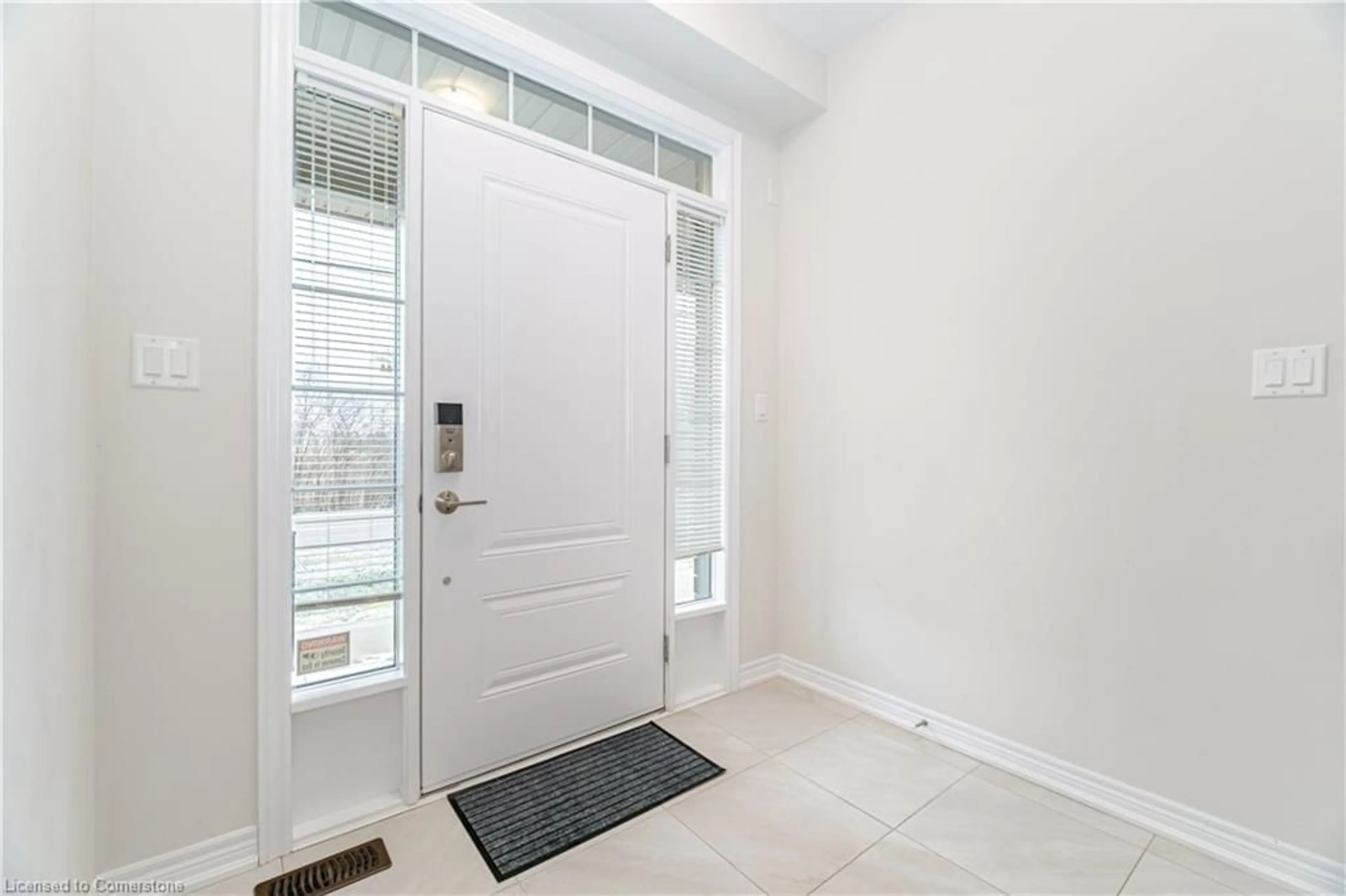 Indoor entryway, wood floors for 288 Glover Rd #9, Stoney Creek Ontario L8E 5H6