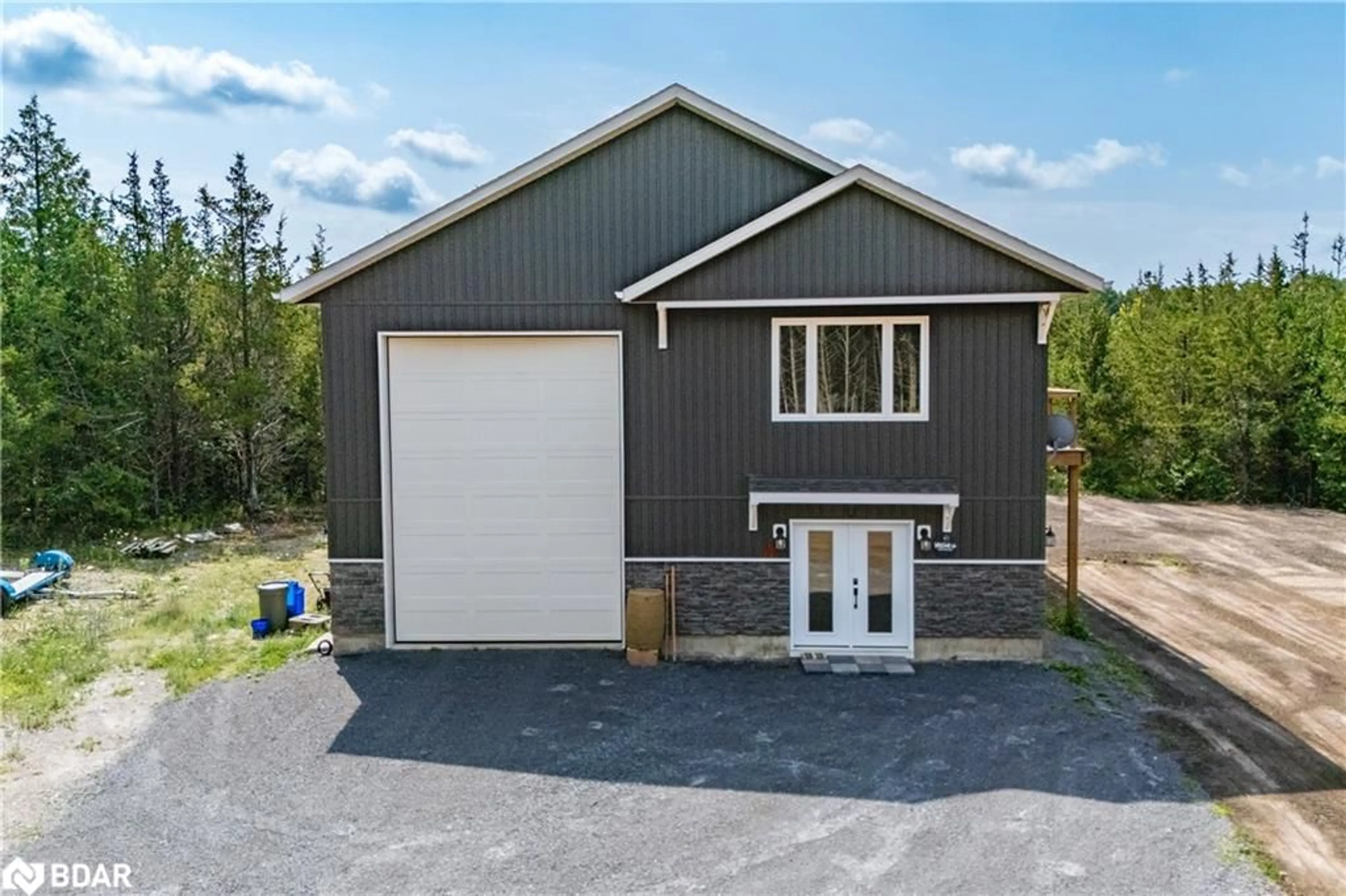 Indoor garage, cement floor for 652 Shannon Road Rd, Plainfield Ontario K0K 2V0