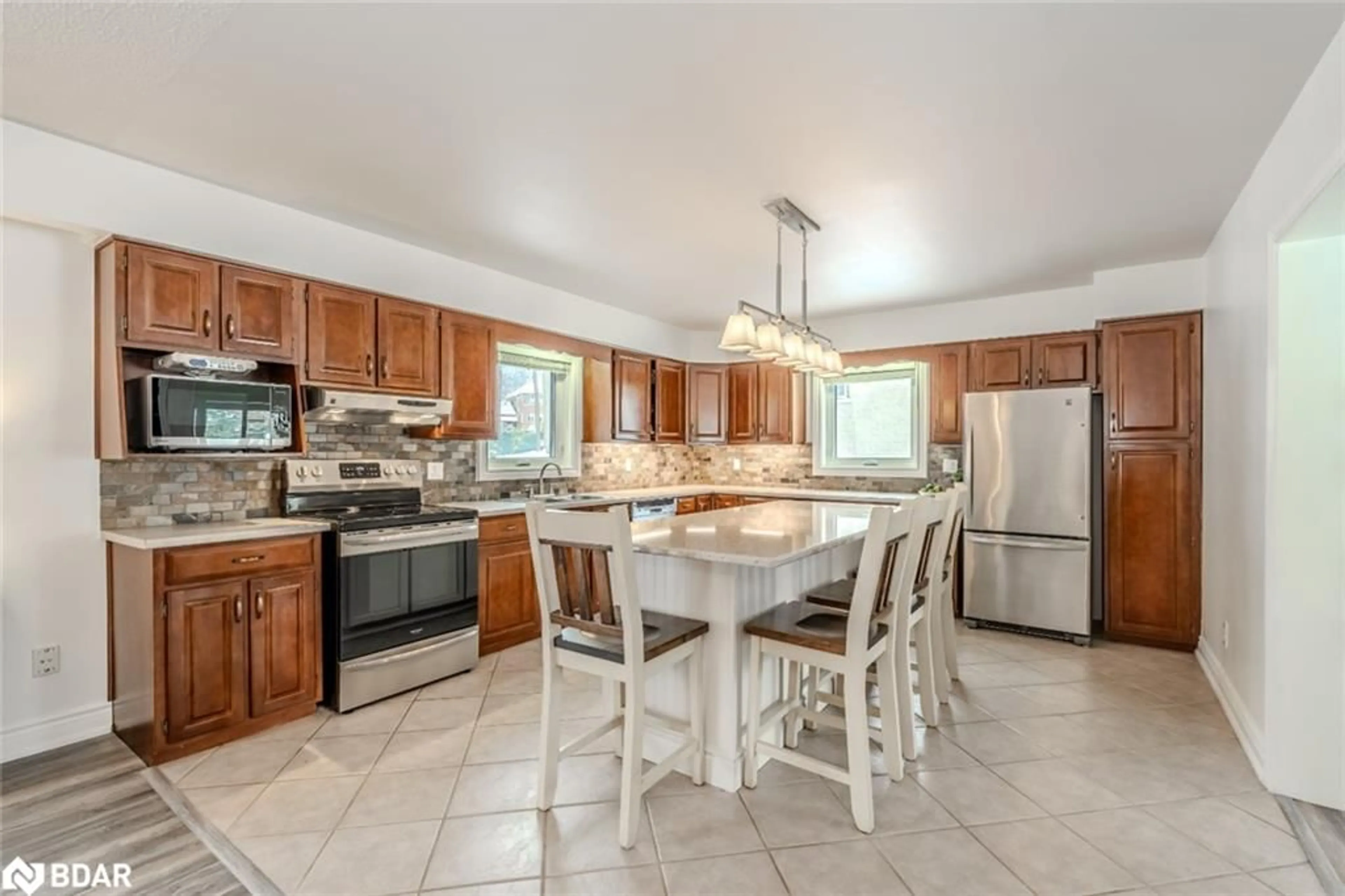 Open concept kitchen for 1166 Sunnidale Rd, Springwater Ontario L4M 4S4