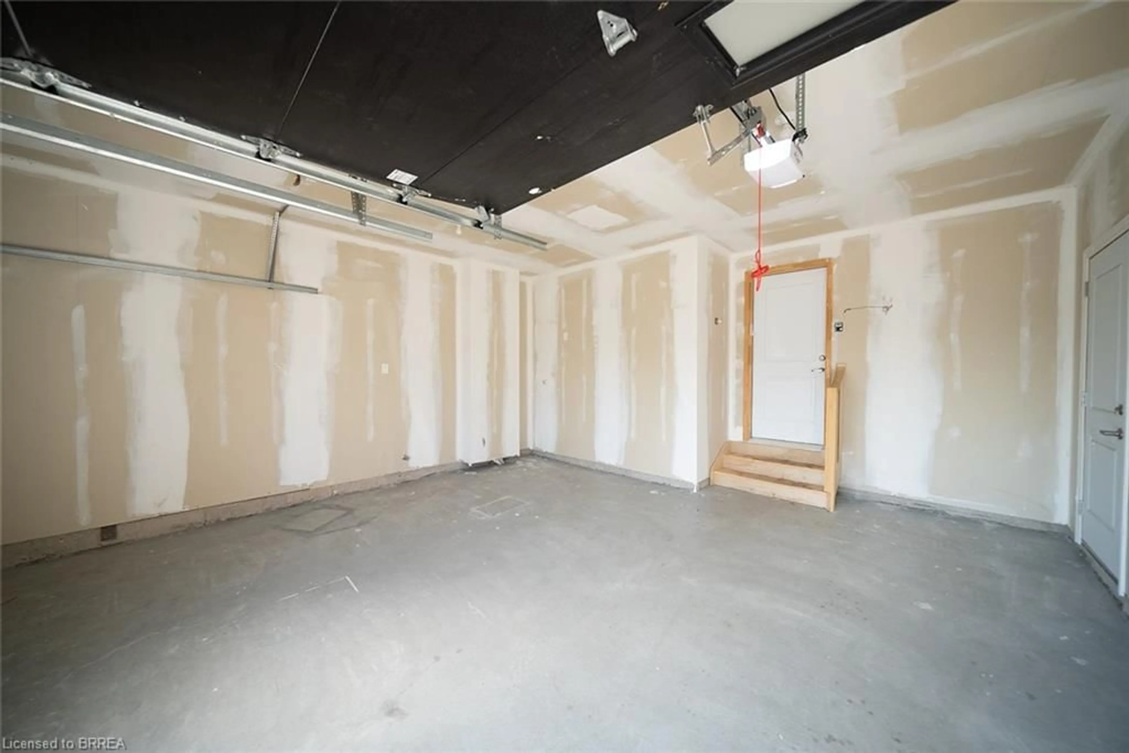 Other indoor space, unknown floor for 52 Bradley Ave, Welland Ontario L3B 5W2