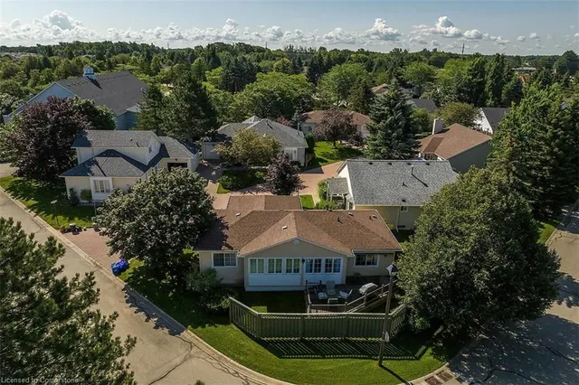 Additional property image - 376 Silverbirch Blvd