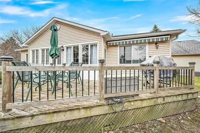 Additional property image - 376 Silverbirch Blvd
