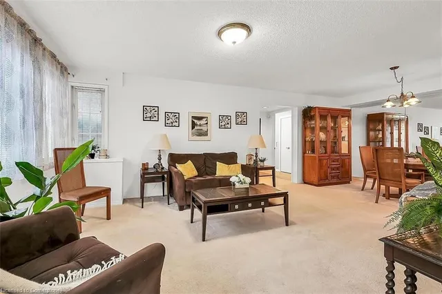 Additional property image - 376 Silverbirch Blvd
