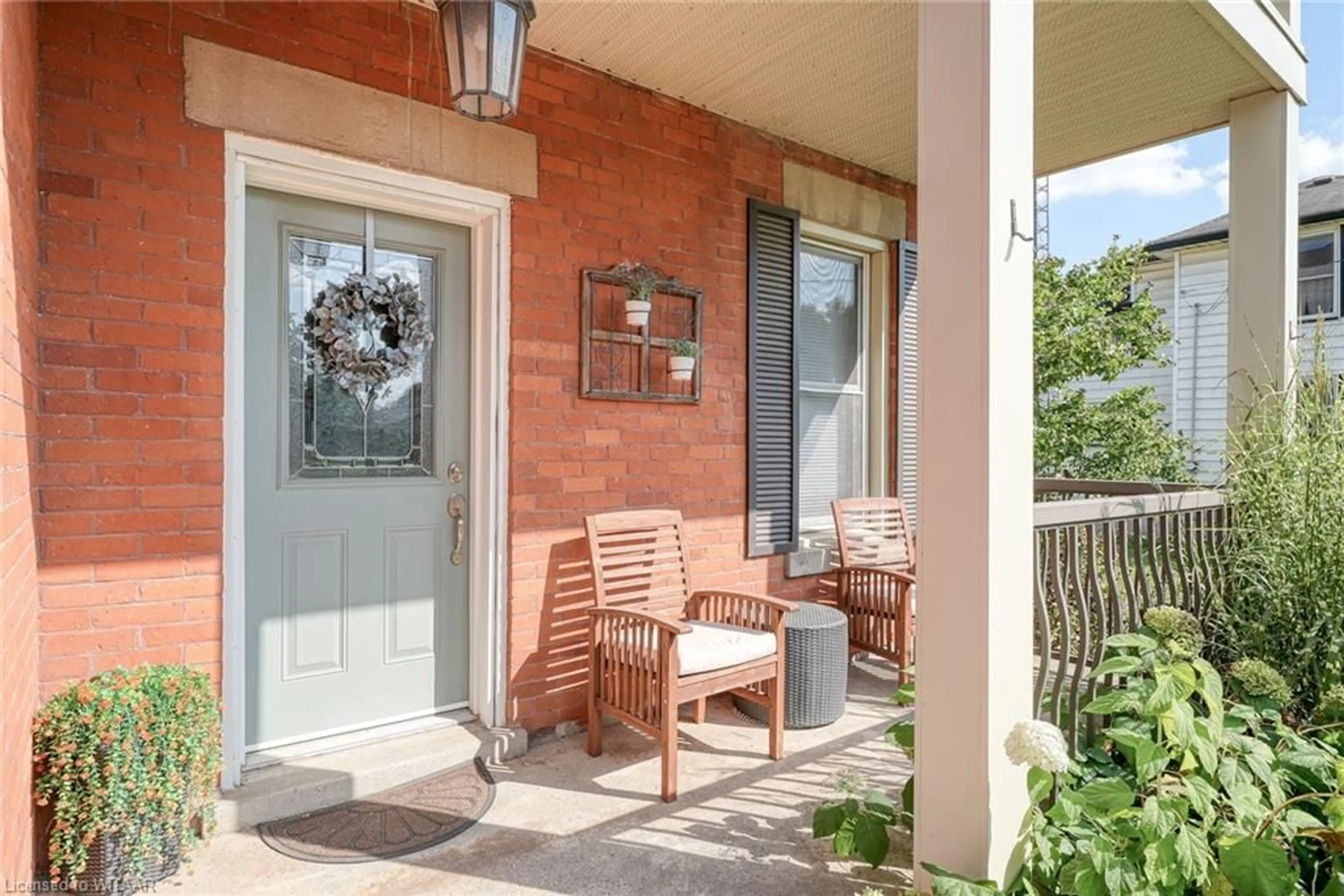 Indoor entryway, wood floors for 683 Main Street, Burgessville Ontario N0J 1C0